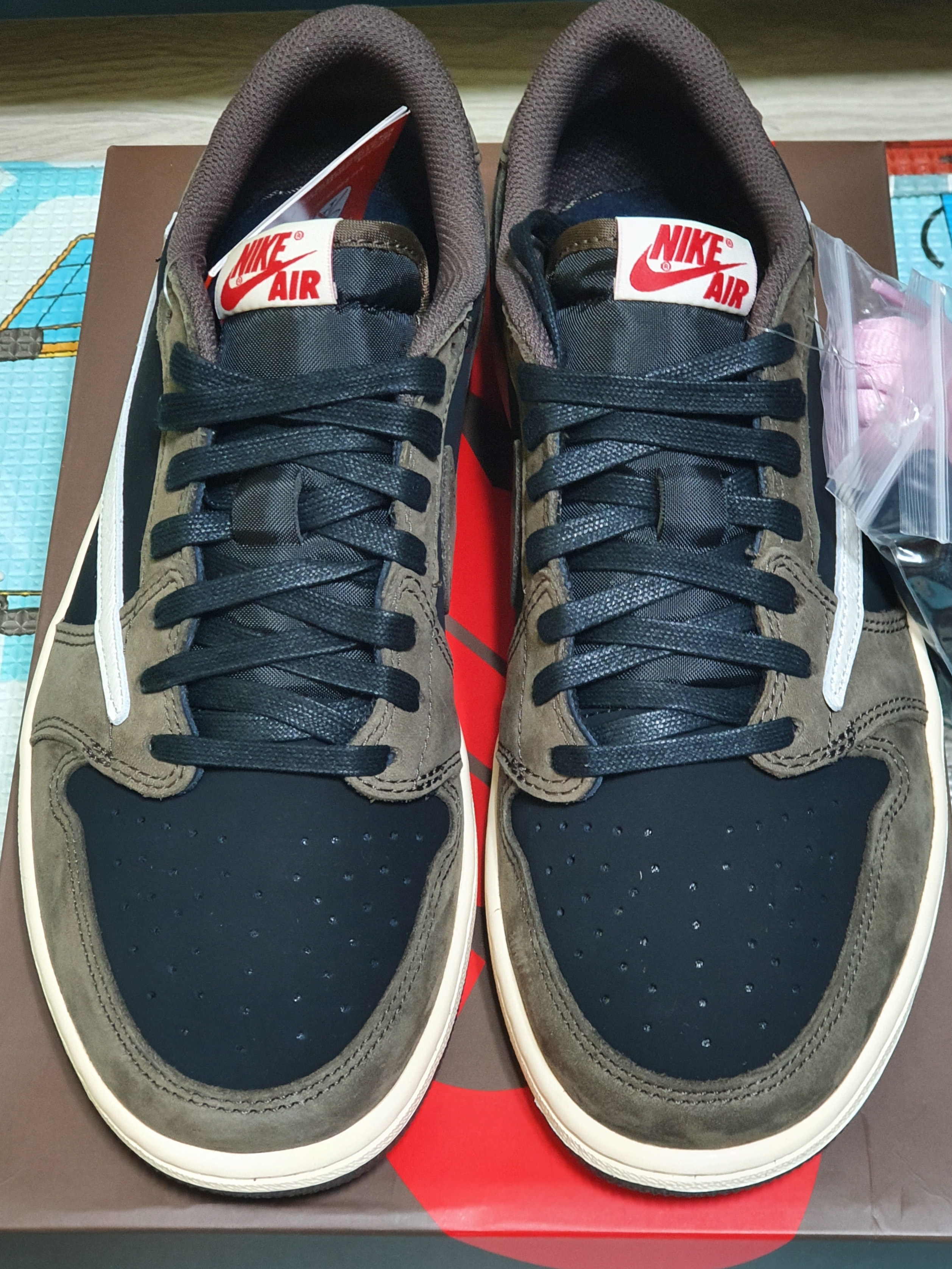 Jordan 1 x Travis Scott Retro Low OG SP Mocha 착용 스타일