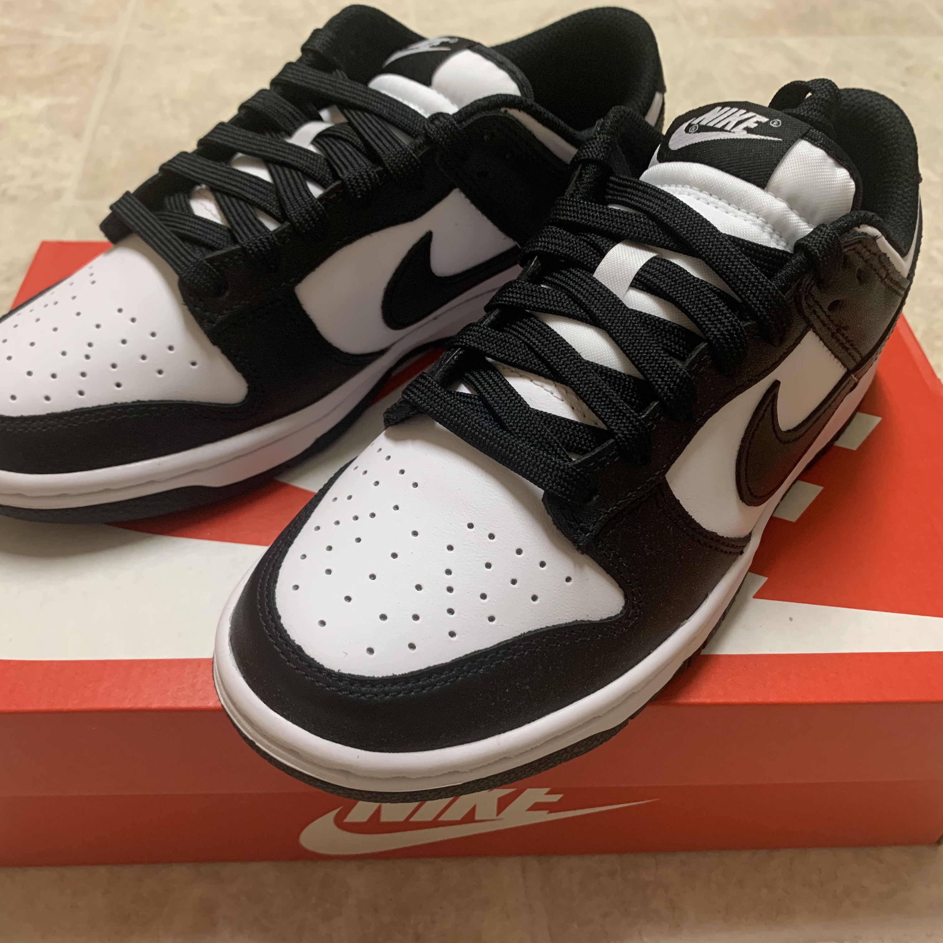(W) Nike Dunk Low Black 착용 스타일