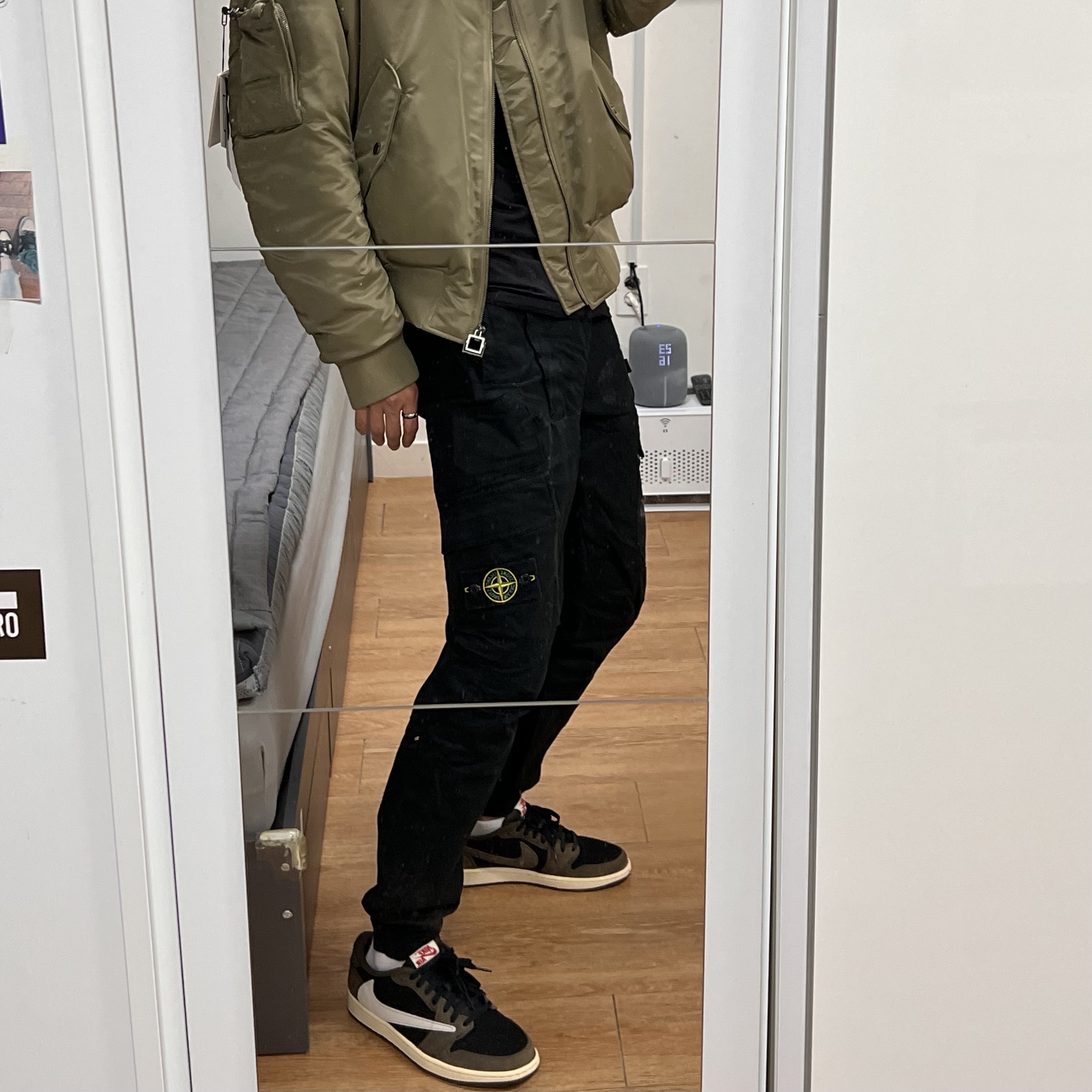 Jordan 1 x Travis Scott Retro Low OG SP Mocha 착용 스타일