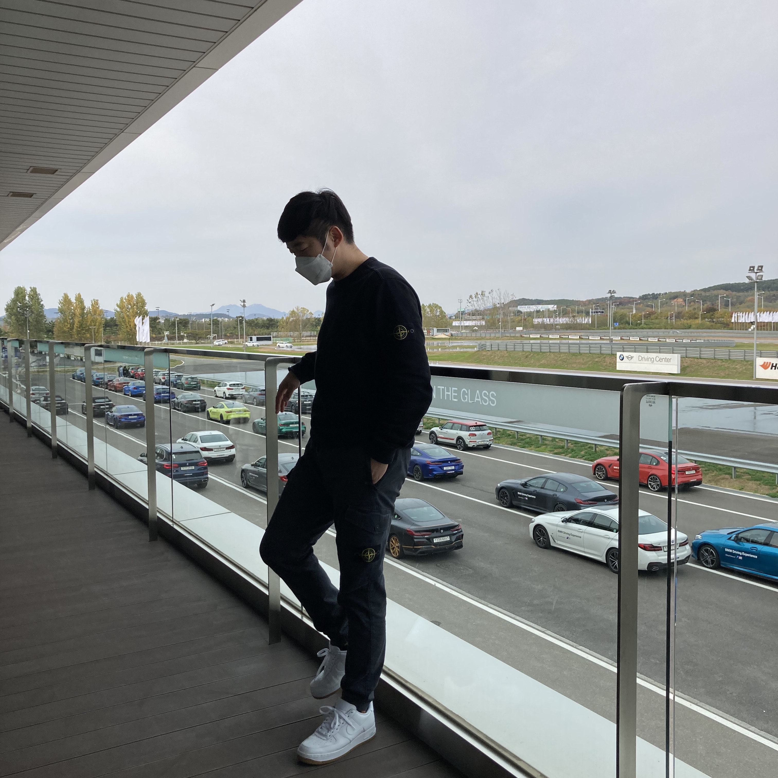 Nike Air Force 1 '07 Low White, Stone Island 63051 Crewneck Sweatshirt Black - 22SS 착용 스타일