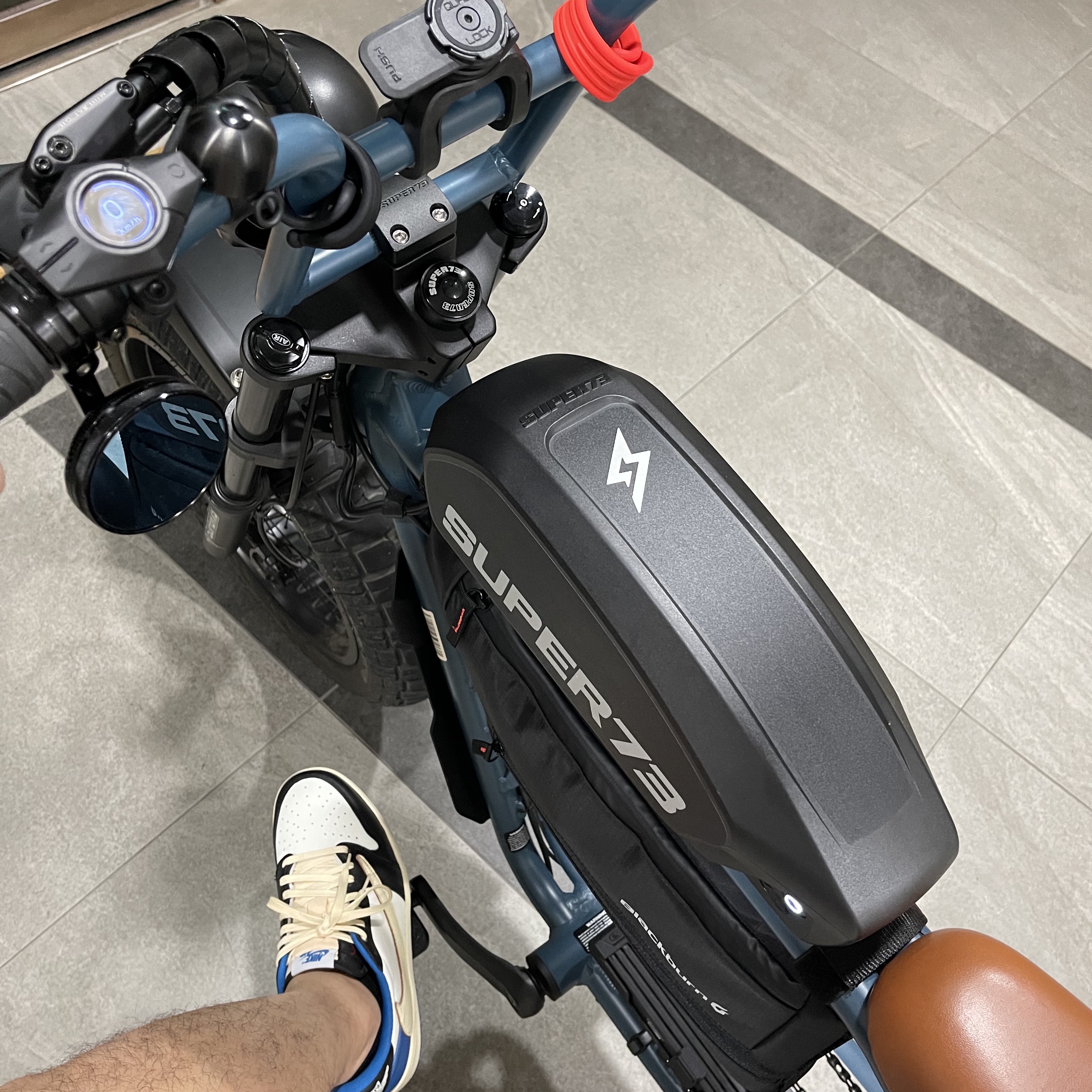 Jordan 1 x Travis Scott x Fragment Retro Low OG SP Military Blue 착용 스타일