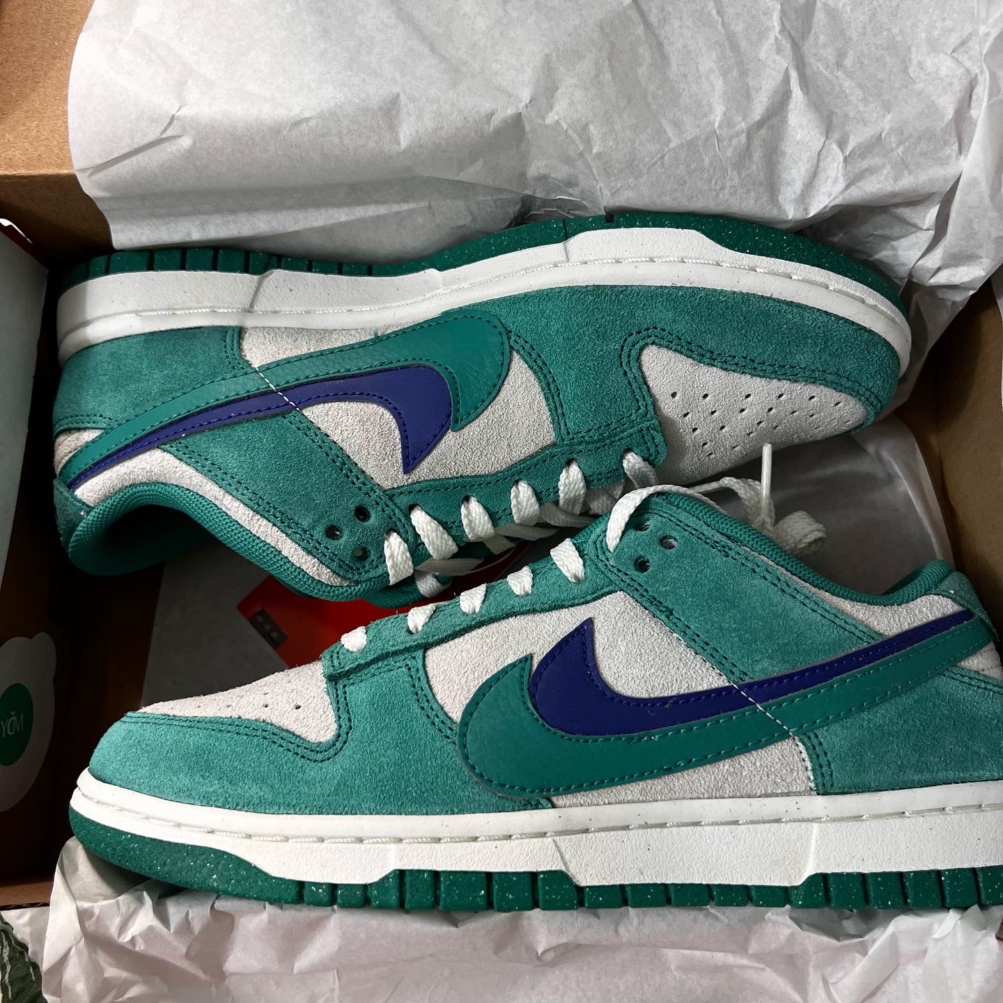 (W) Nike Dunk Low SE 85 Neptune Green and Sail 착용 스타일 - 5