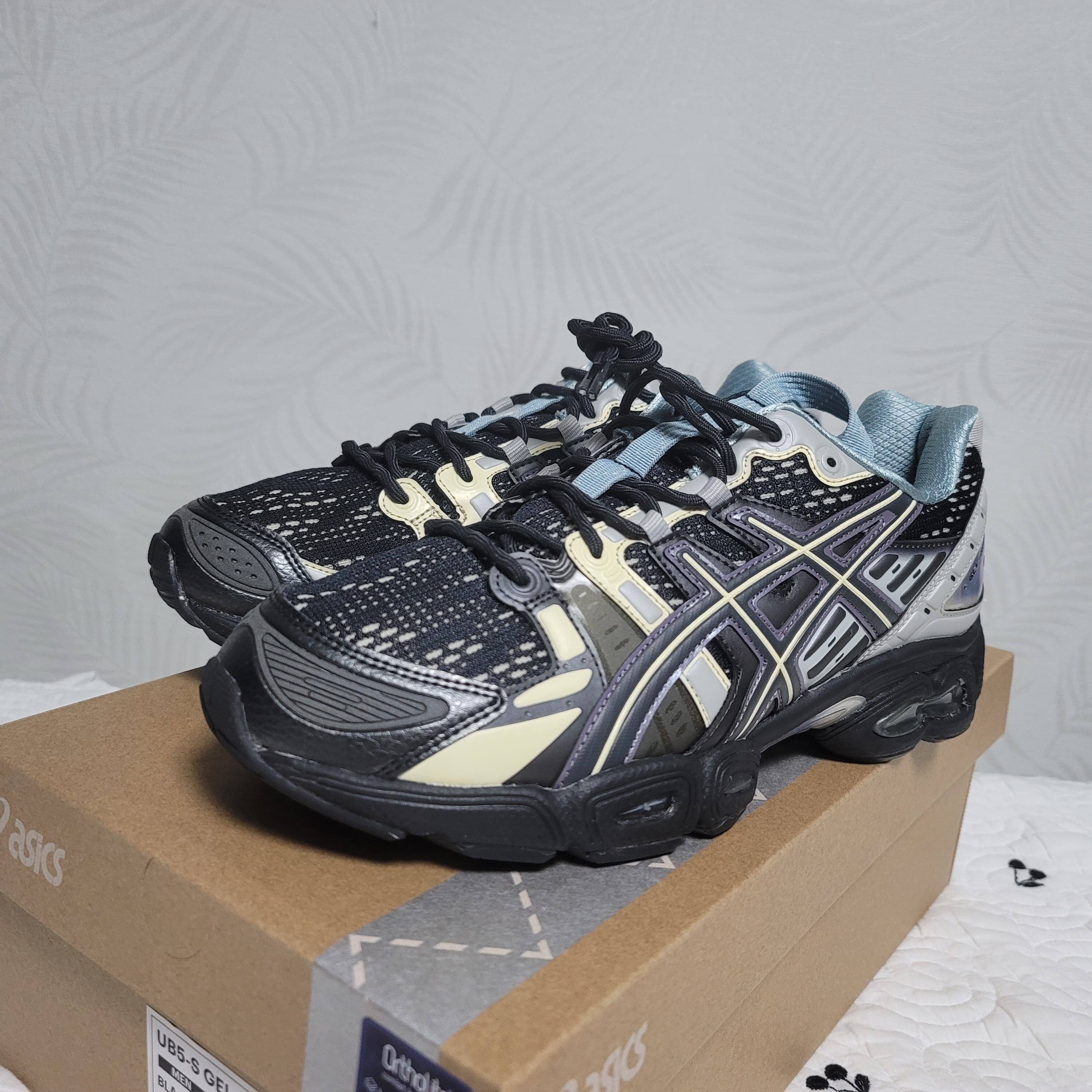 Asics UB5-S Gel-Nimbus 9 Black Gunmetal 착용 스타일 - 1