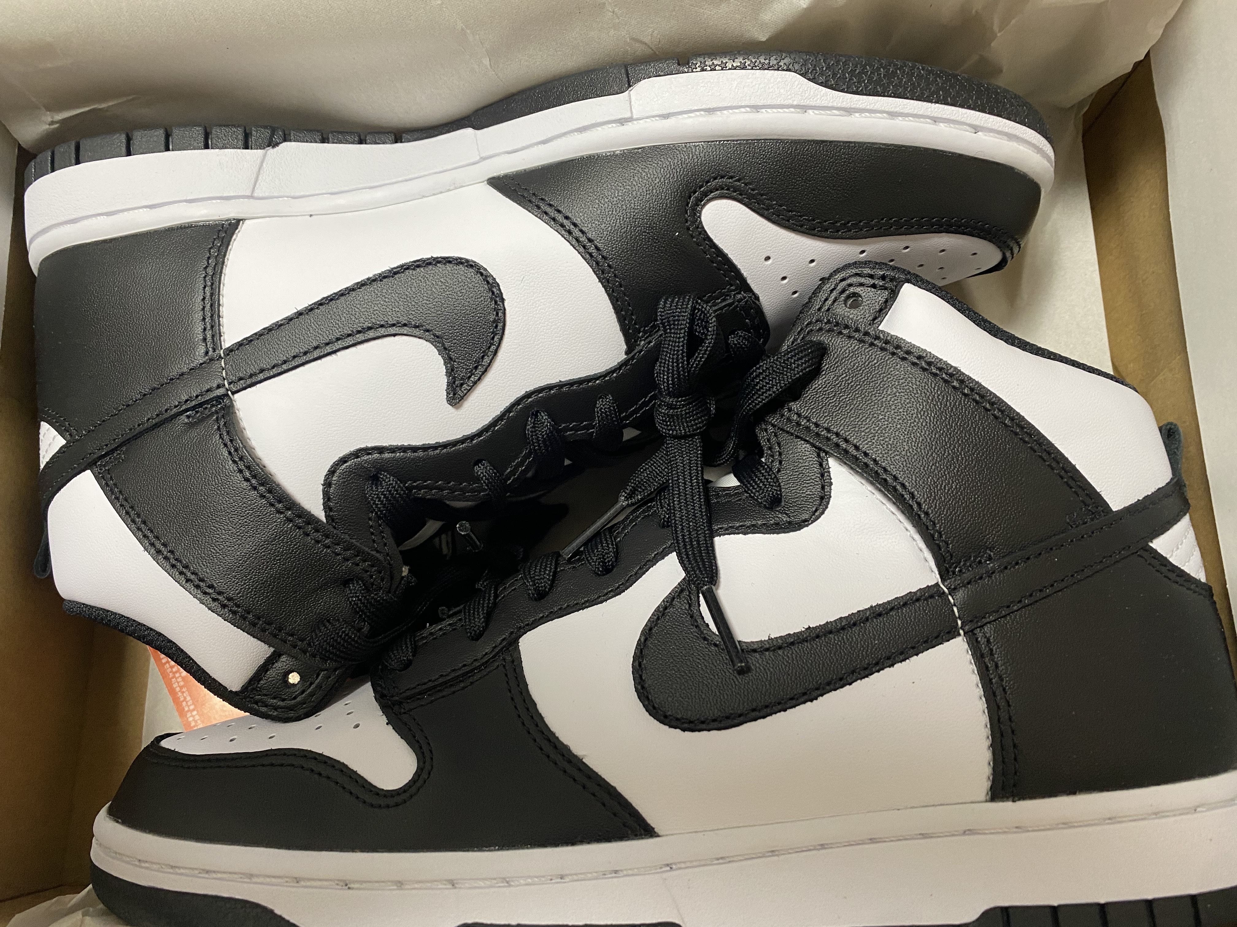 Nike Dunk High Retro Championship White 착용 스타일