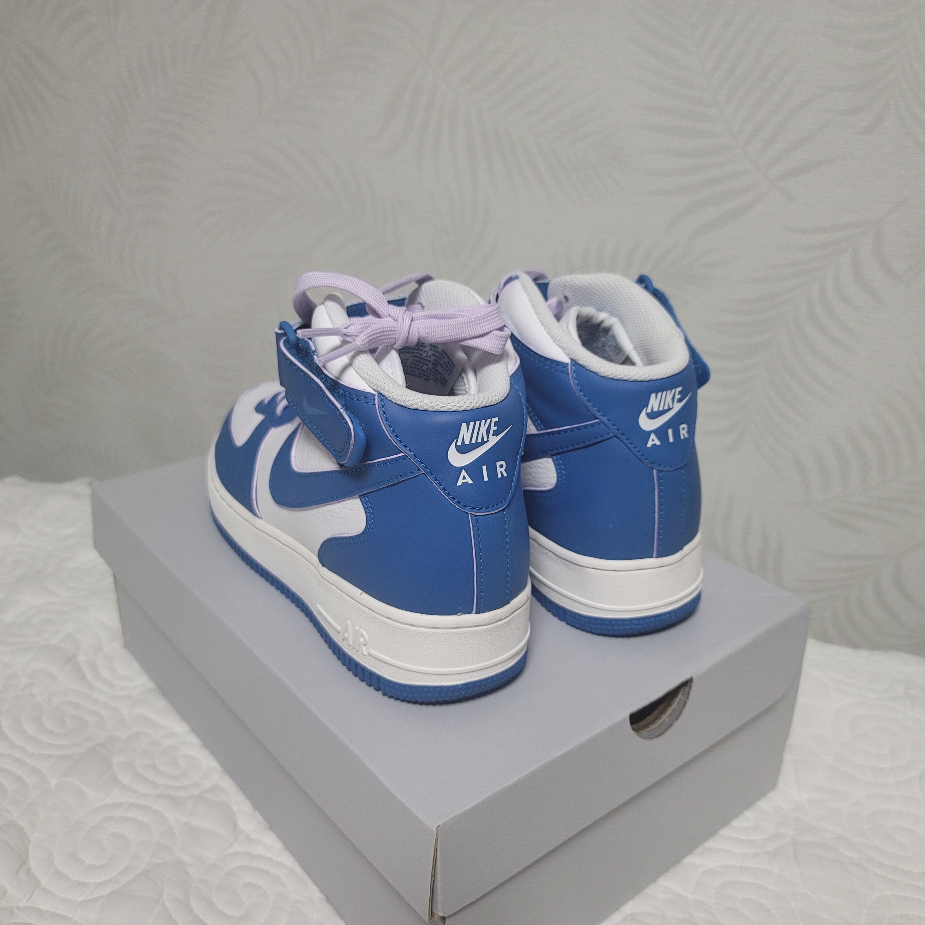 (W) Nike Air Force 1 Mid '07 Military Blue and Doll 착용 스타일 - 3