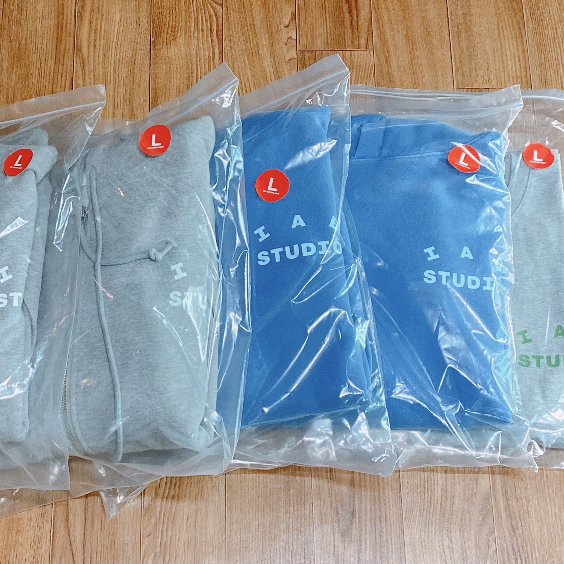 IAB Studio Pigment Hoodie Royal Blue - 22FW 착용 스타일
