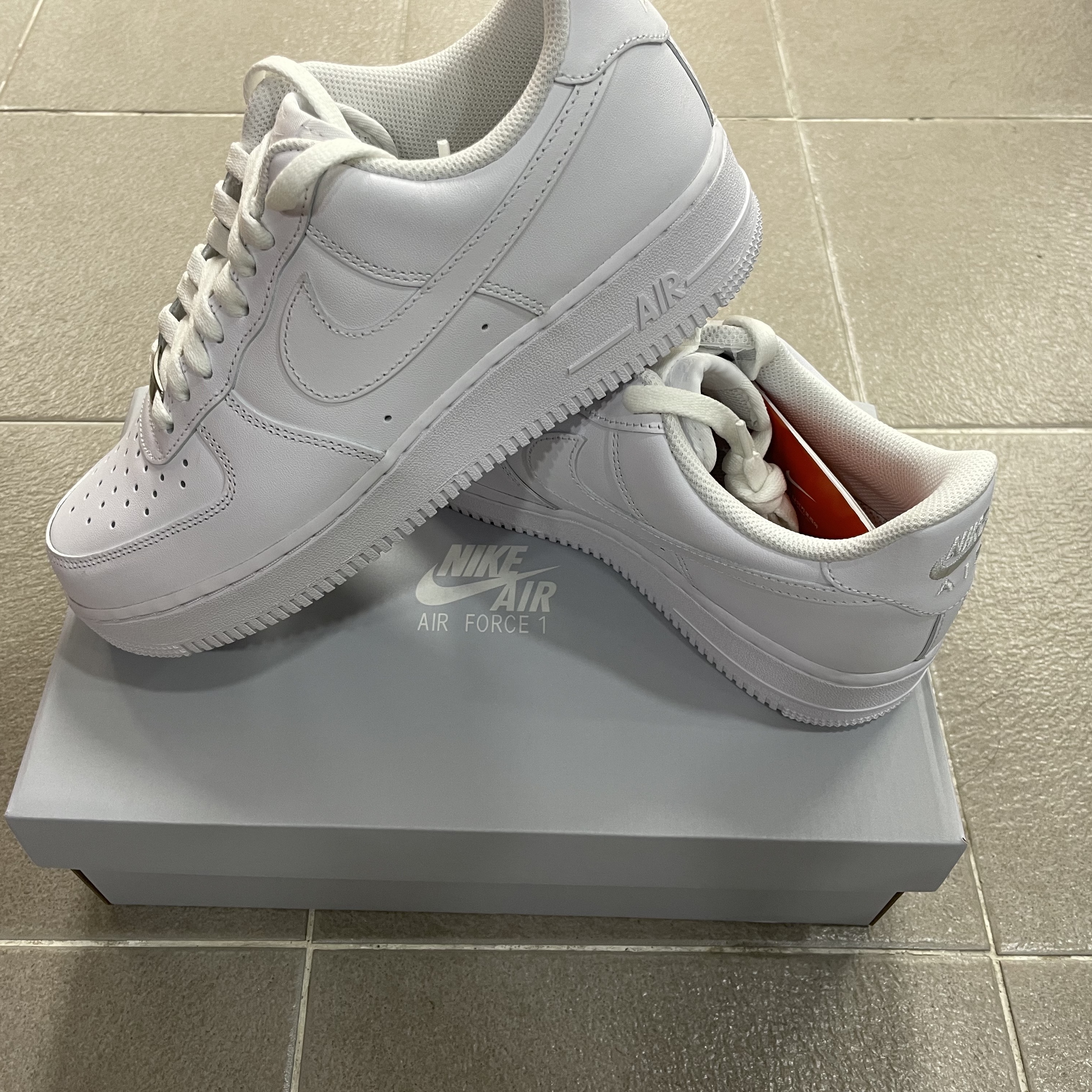 Nike Air Force 1 '07 Low White 착용 스타일