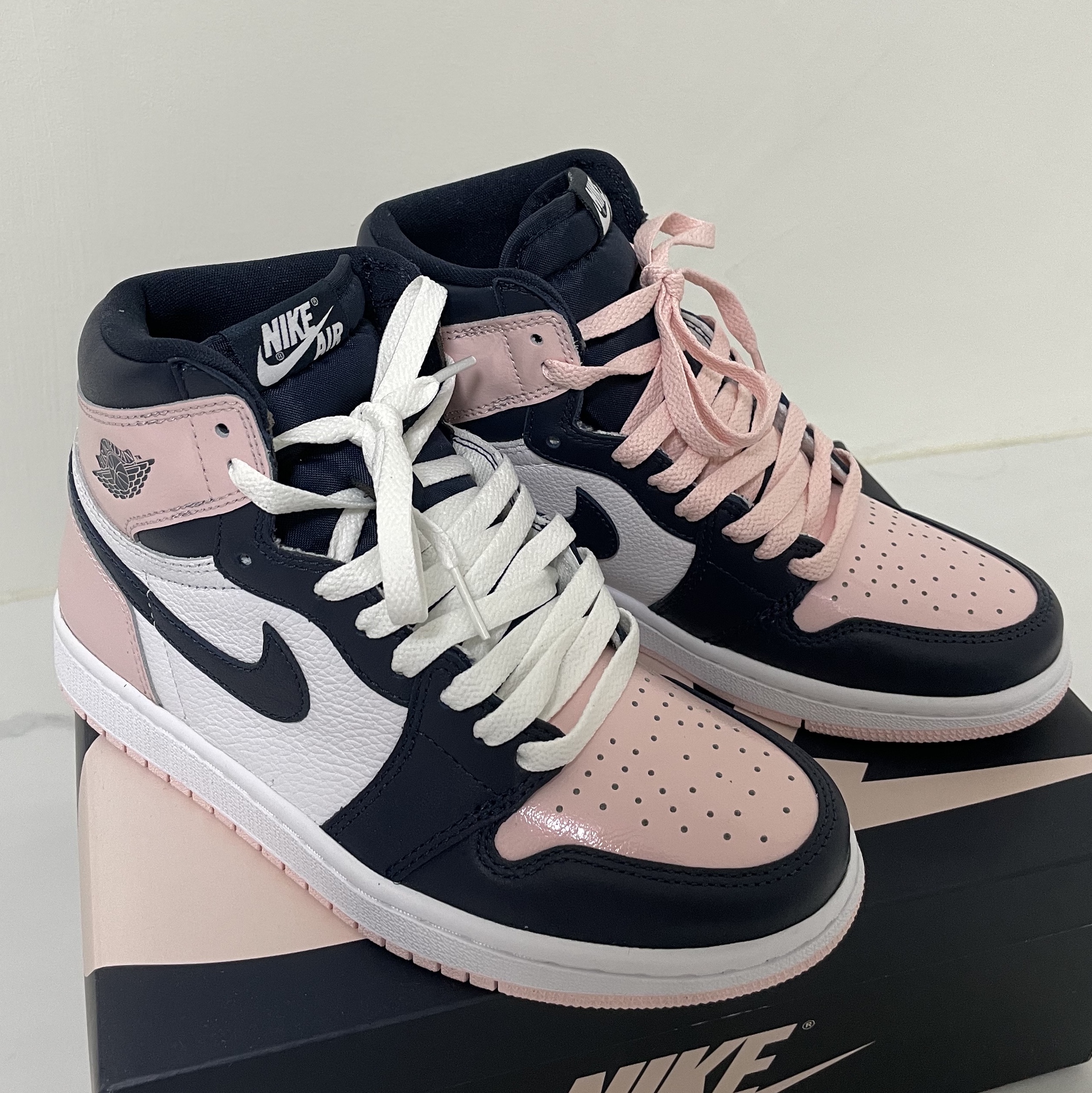 (W) Jordan 1 Retro High OG Atmosphere 착용 스타일 - 1