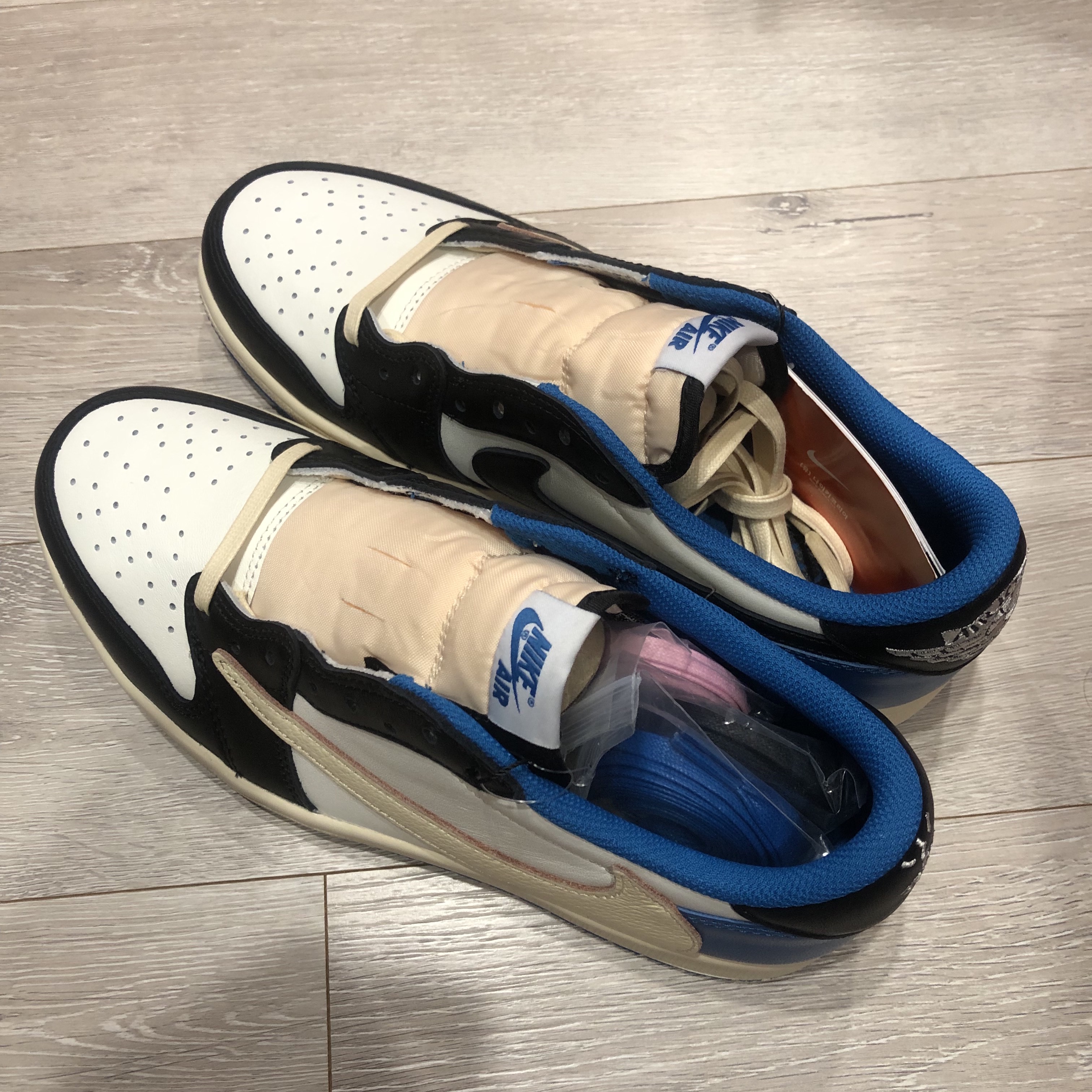 Jordan 1 x Travis Scott x Fragment Retro Low OG SP Military Blue 착용 스타일
