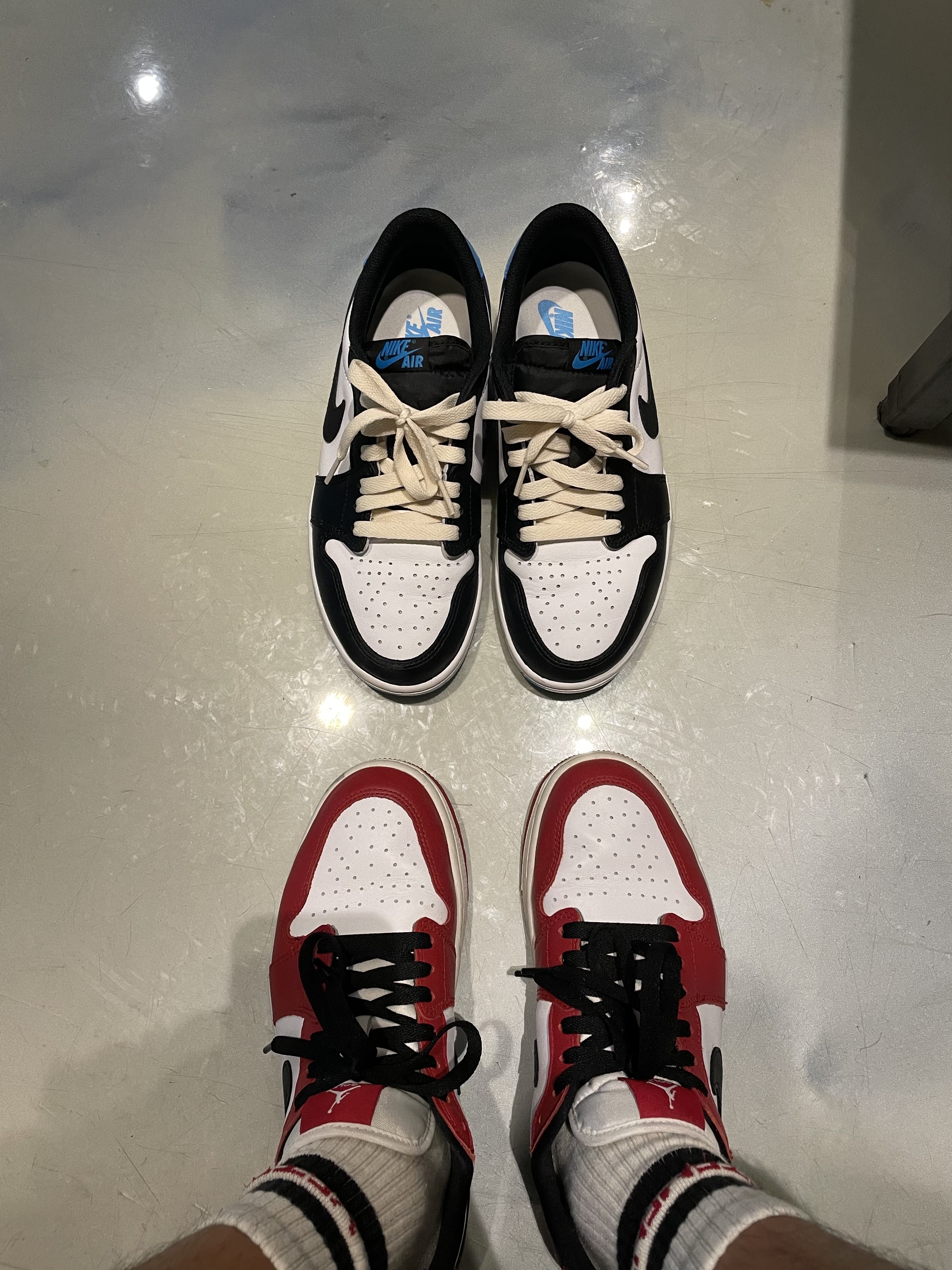 Jordan 1 Low Golf Chicago, Jordan 1 Retro Low OG Black and Dark Powder Blue 착용 스타일