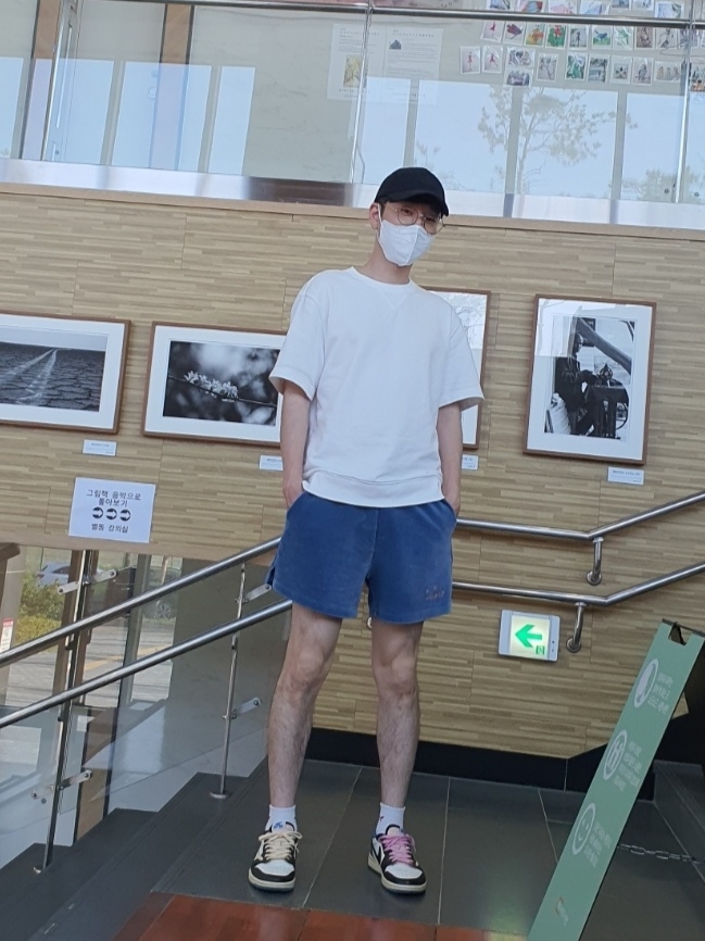 Jordan 1 x Travis Scott x Fragment Retro Low OG SP Military Blue, Stone Island 99661 6-Panel Cap Navy Blue - 21SS 착용 스타일