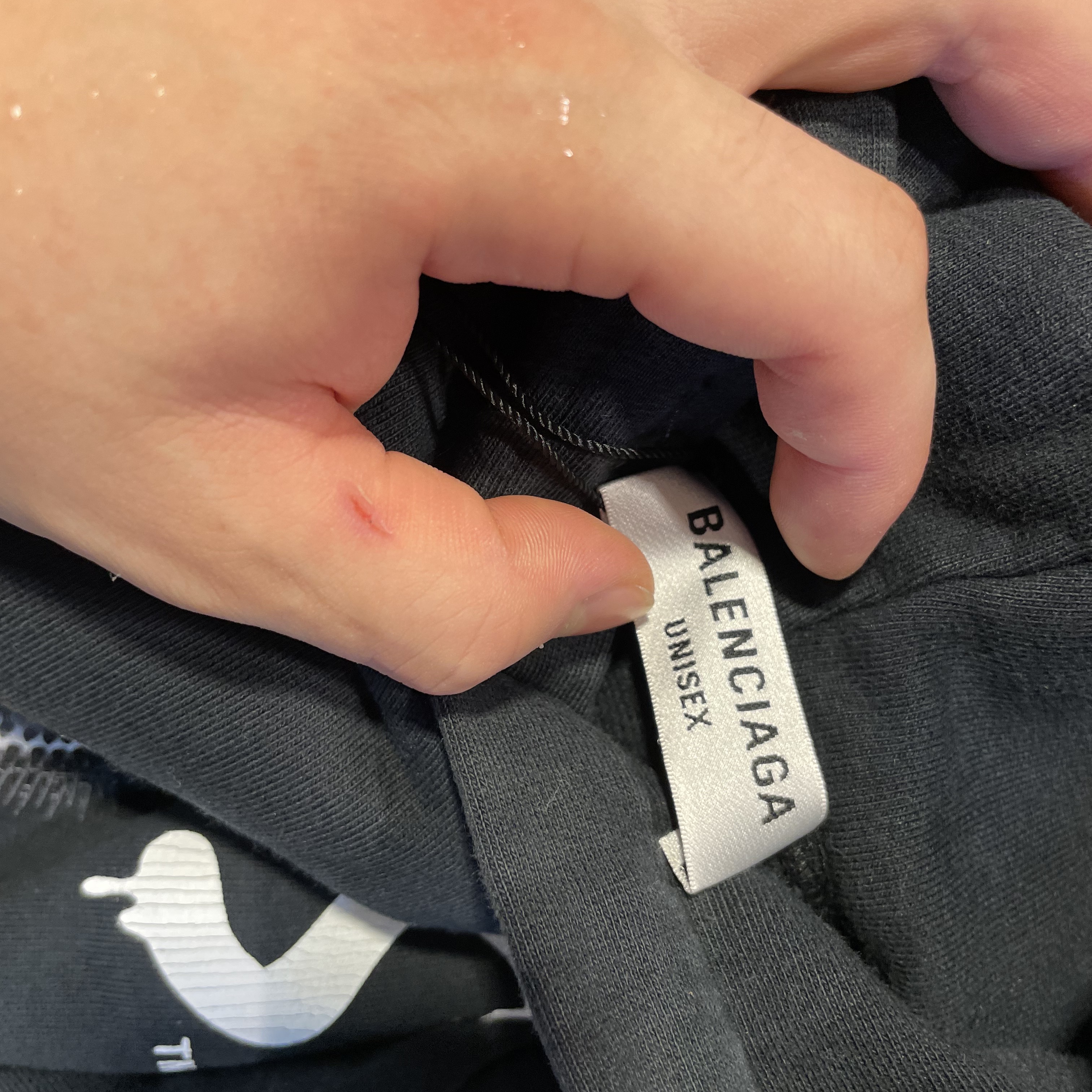 (W) Balenciaga The Simpsons & 20th Television Wide Fit Hoodie Black 착용 스타일