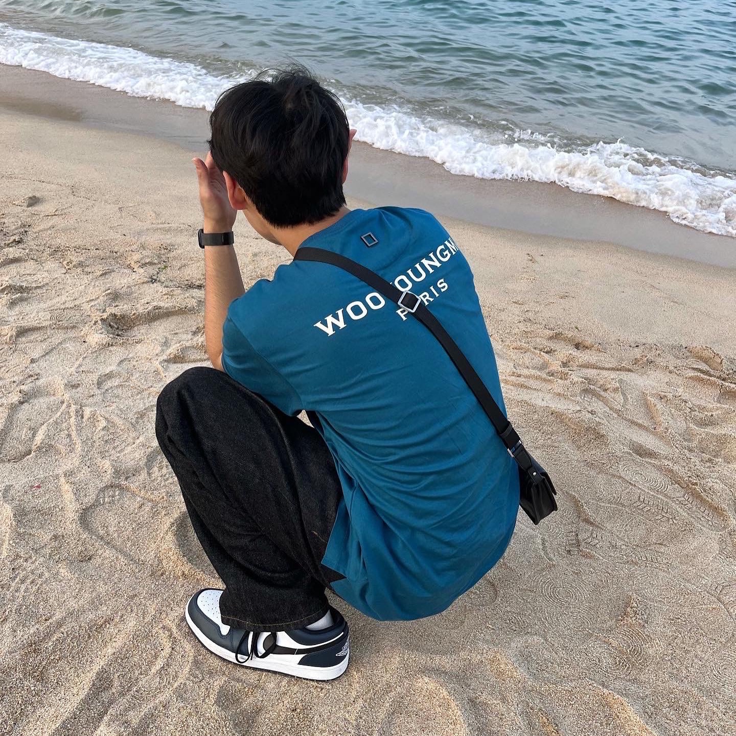 Wooyoungmi White Back Logo T-Shirt Blue - 22FW, Jordan 1 Low Dark Teal 착용 스타일 - 2