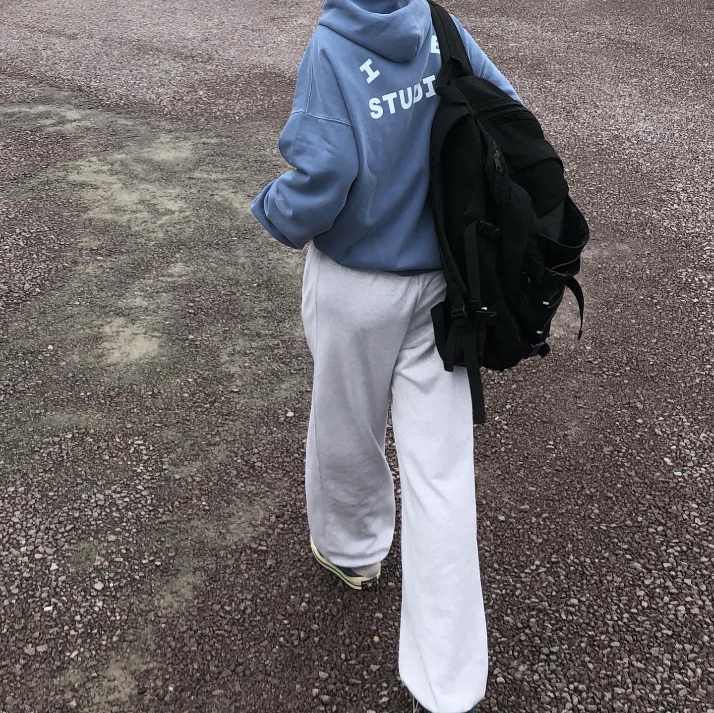 IAB Studio Pigment Hoodie Royal Blue - 22FW 착용 스타일 - 3
