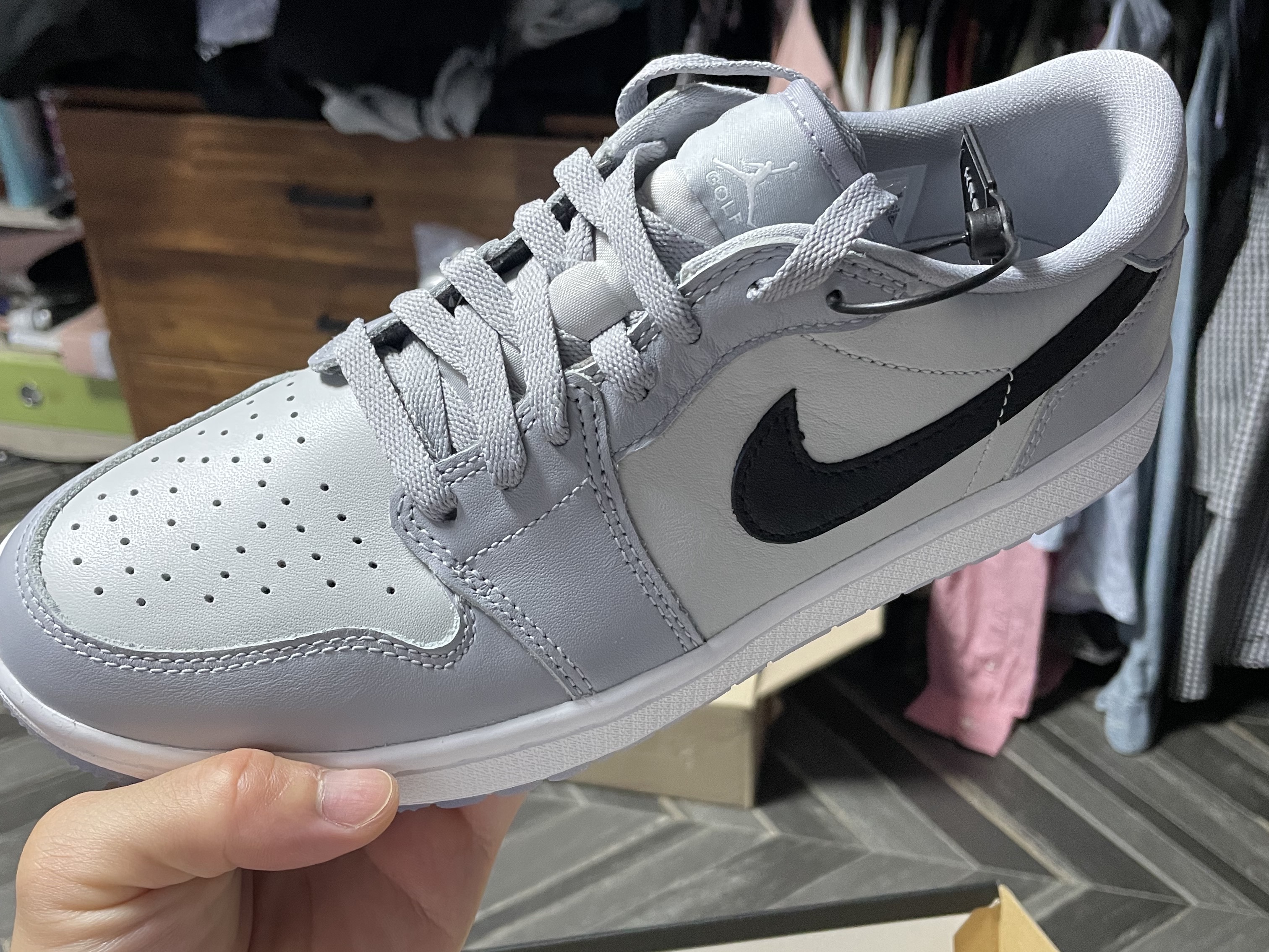 Jordan 1 Low Golf Wolf Grey 착용 스타일
