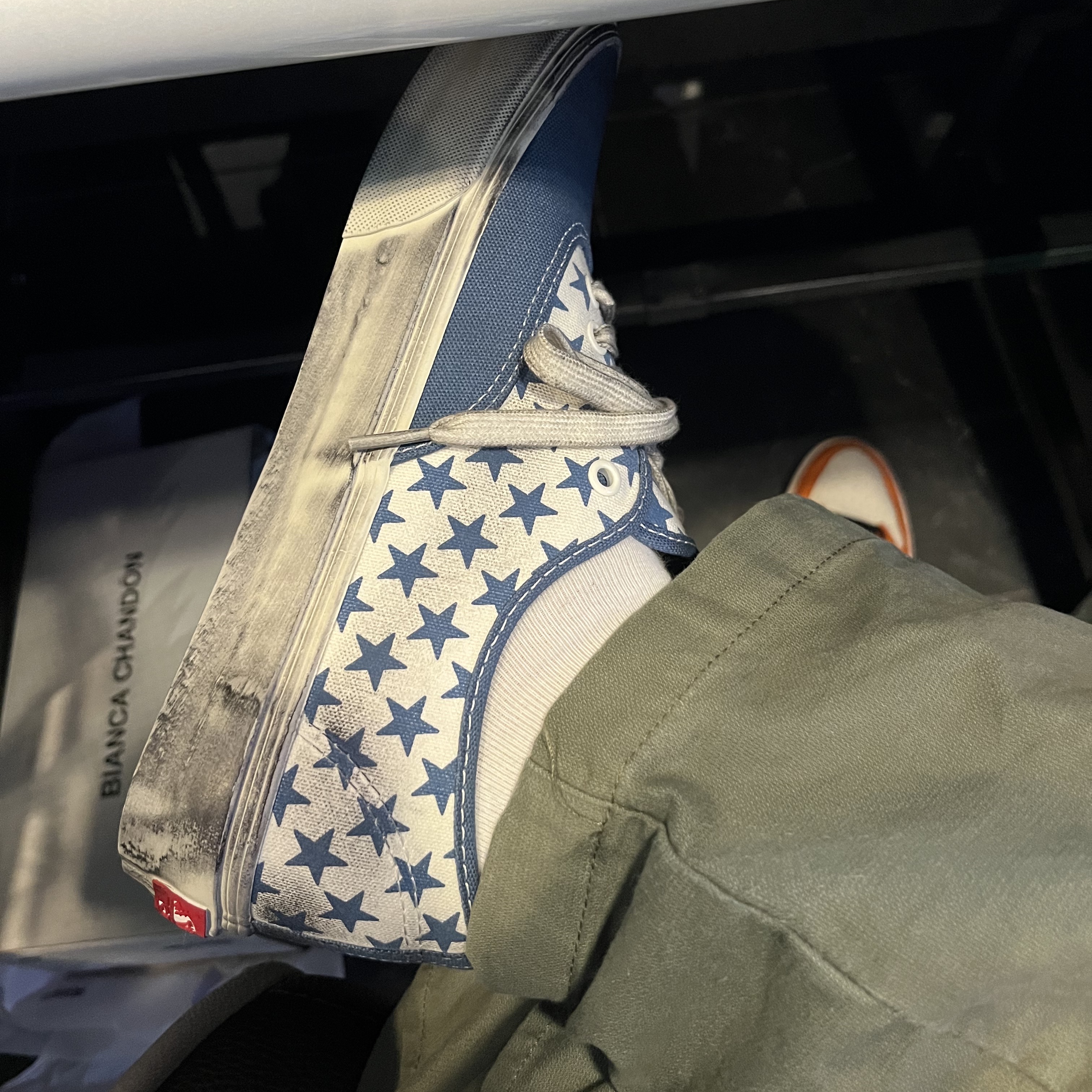 Vans Vault x Bianca Chandon Authentic LX Stressed Navy White 착용 스타일 - 1