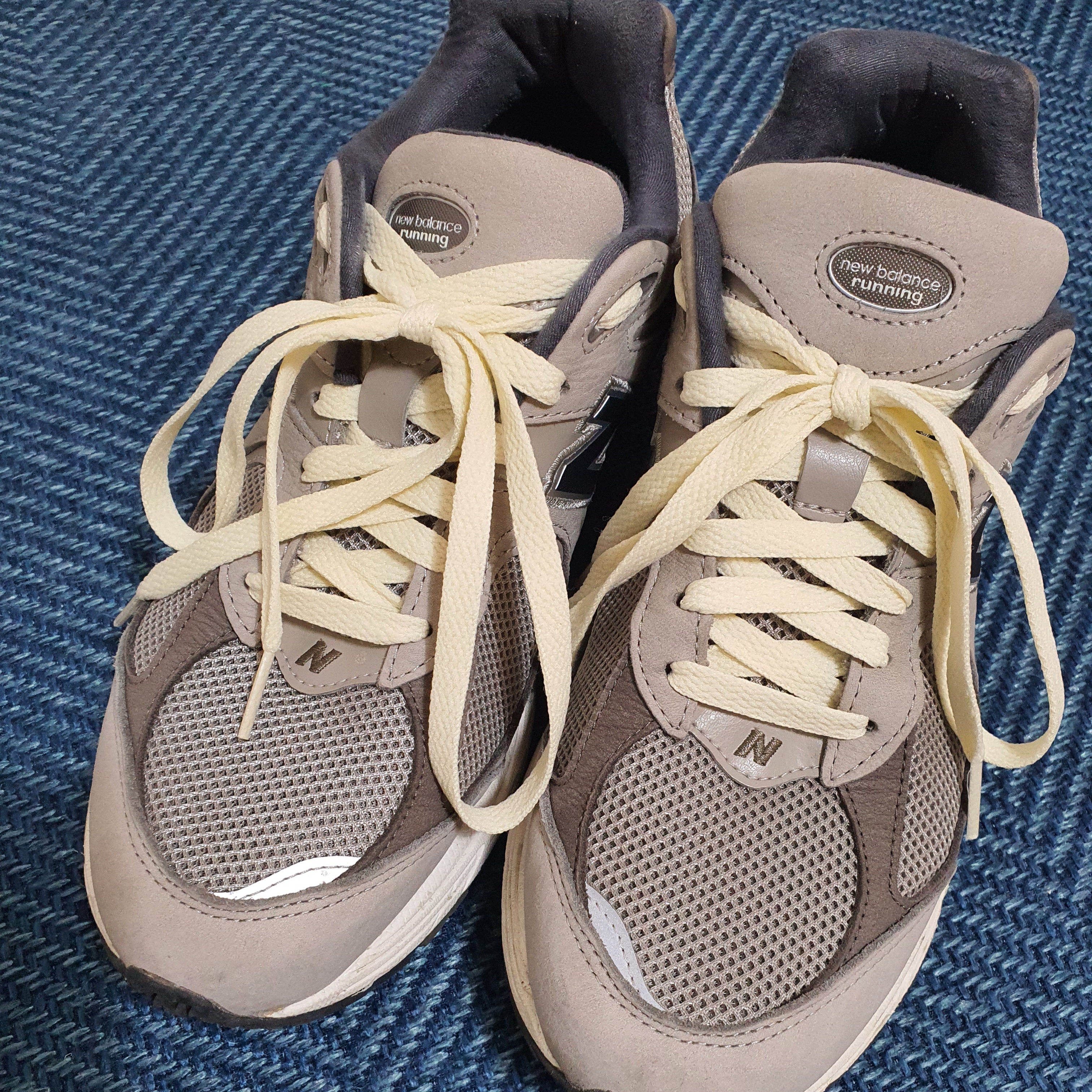 New Balance 2002 Warm Alpaca 착용 스타일