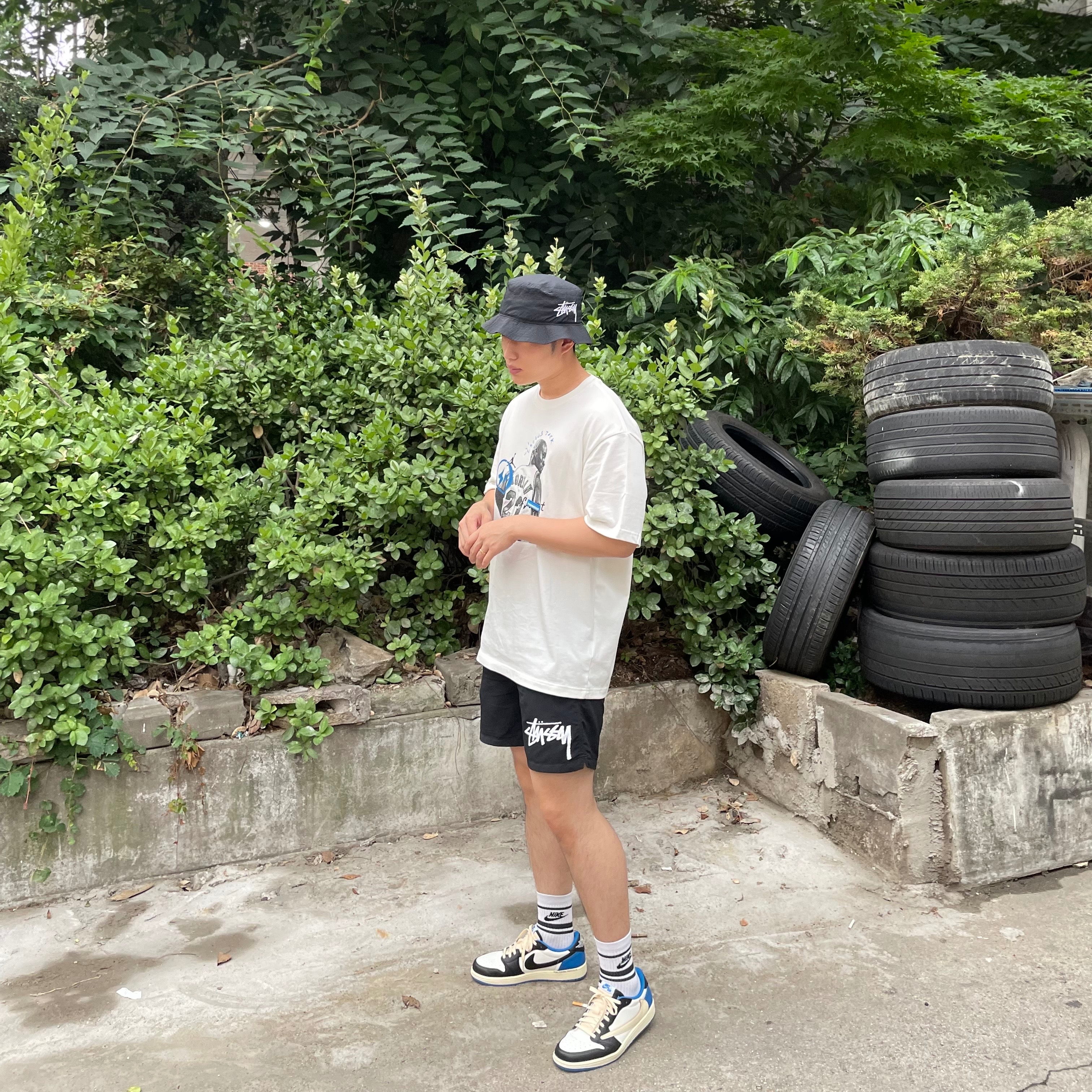 Jordan 1 x Travis Scott x Fragment Retro Low OG SP Military Blue, Jordan x Travis Scott x Fragment T-Shirt Sail (DJ0619-133) 착용 스타일