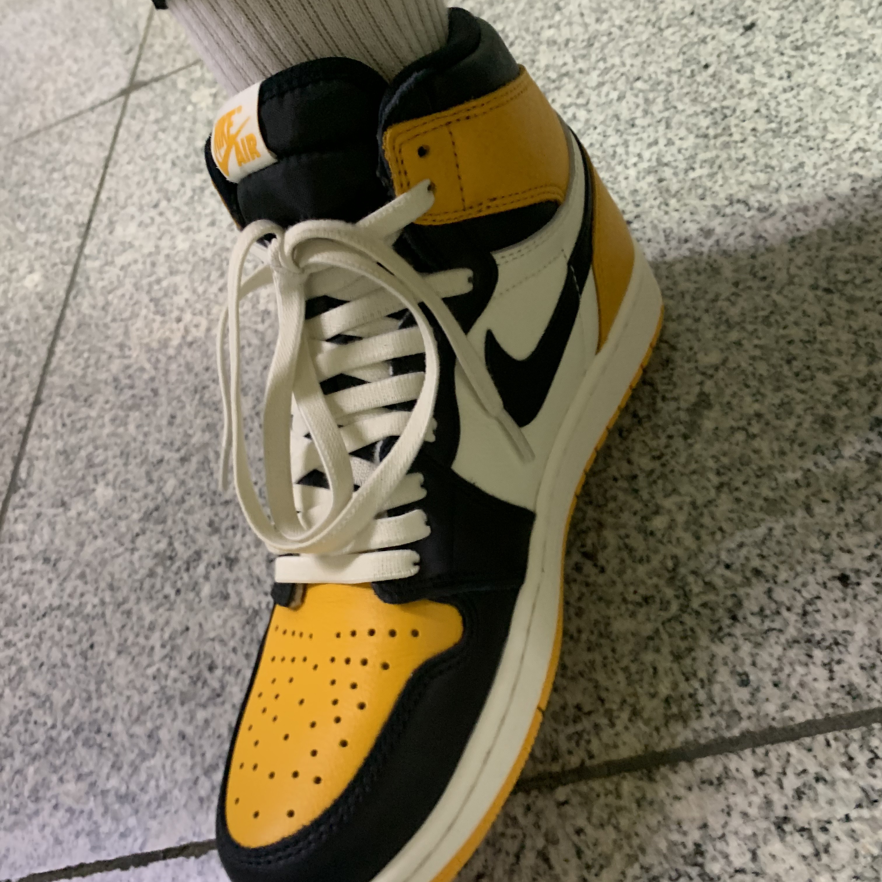 Jordan 1 Retro High OG Taxi 착용 스타일