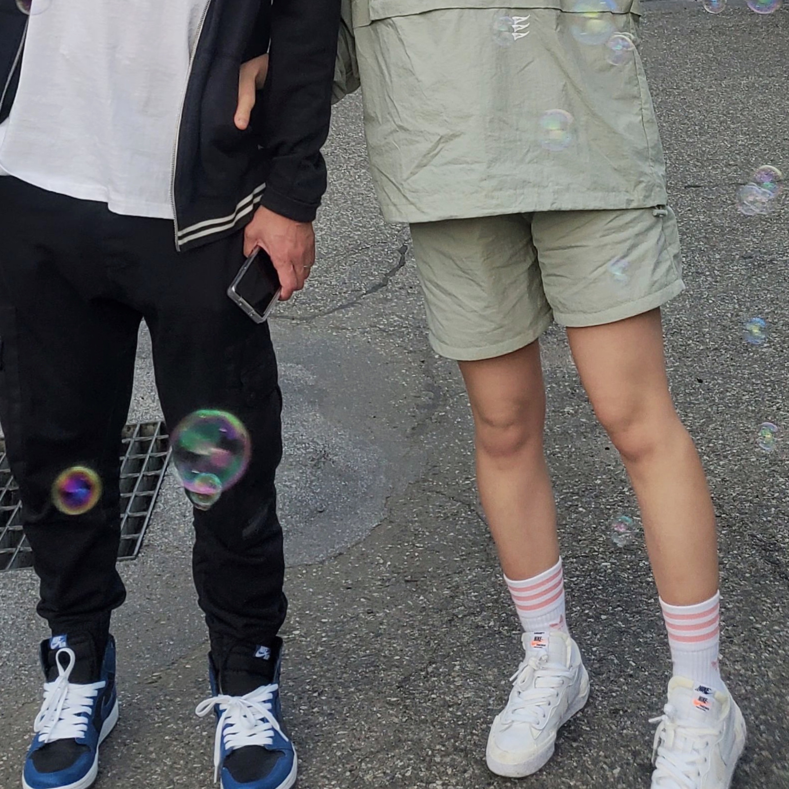 Nike x Sacai Blazer Low White Patent Leather, Jordan 1 Retro High OG Dark Marina Blue 착용 스타일 - 2