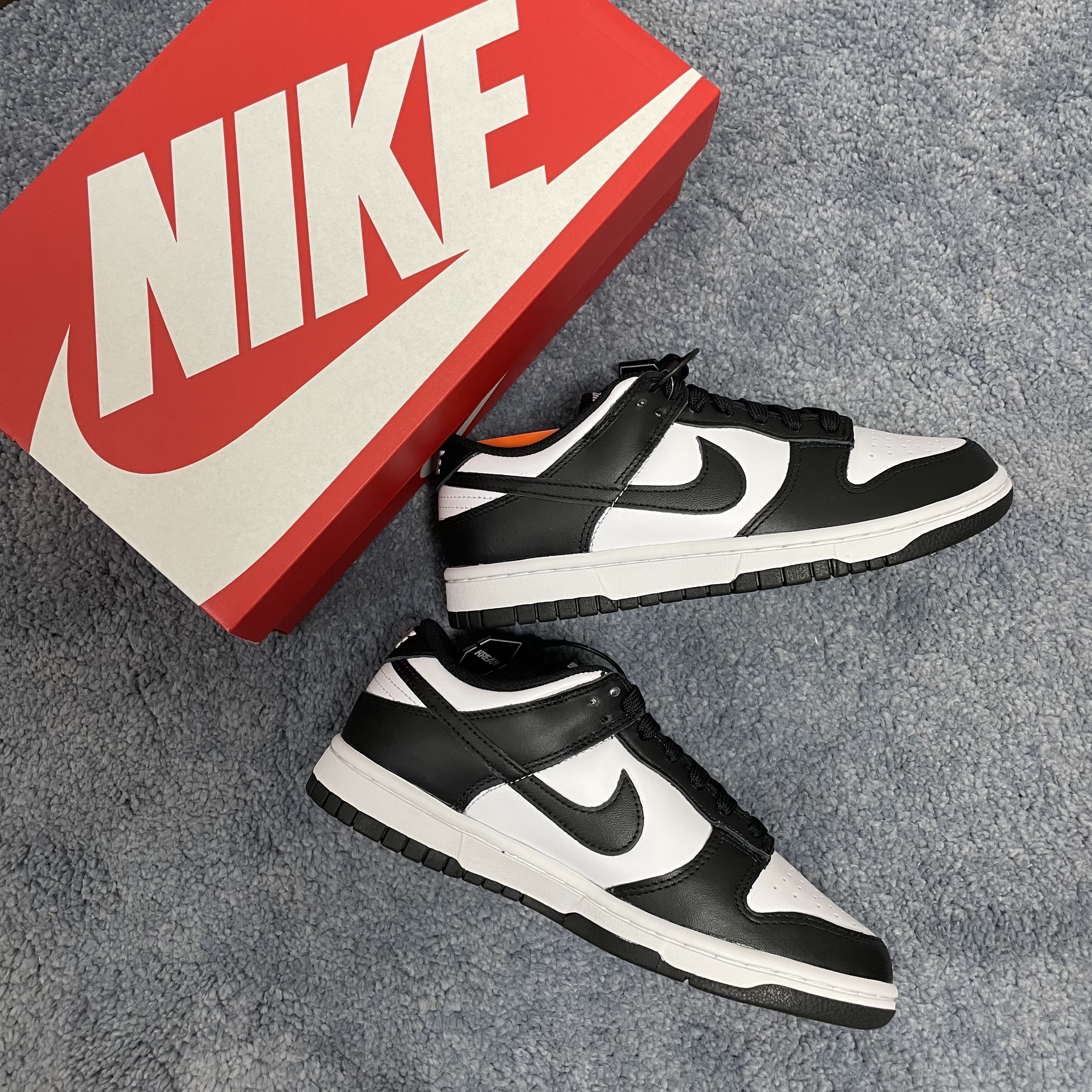 (W) Nike Dunk Low Black 착용 스타일 - 2