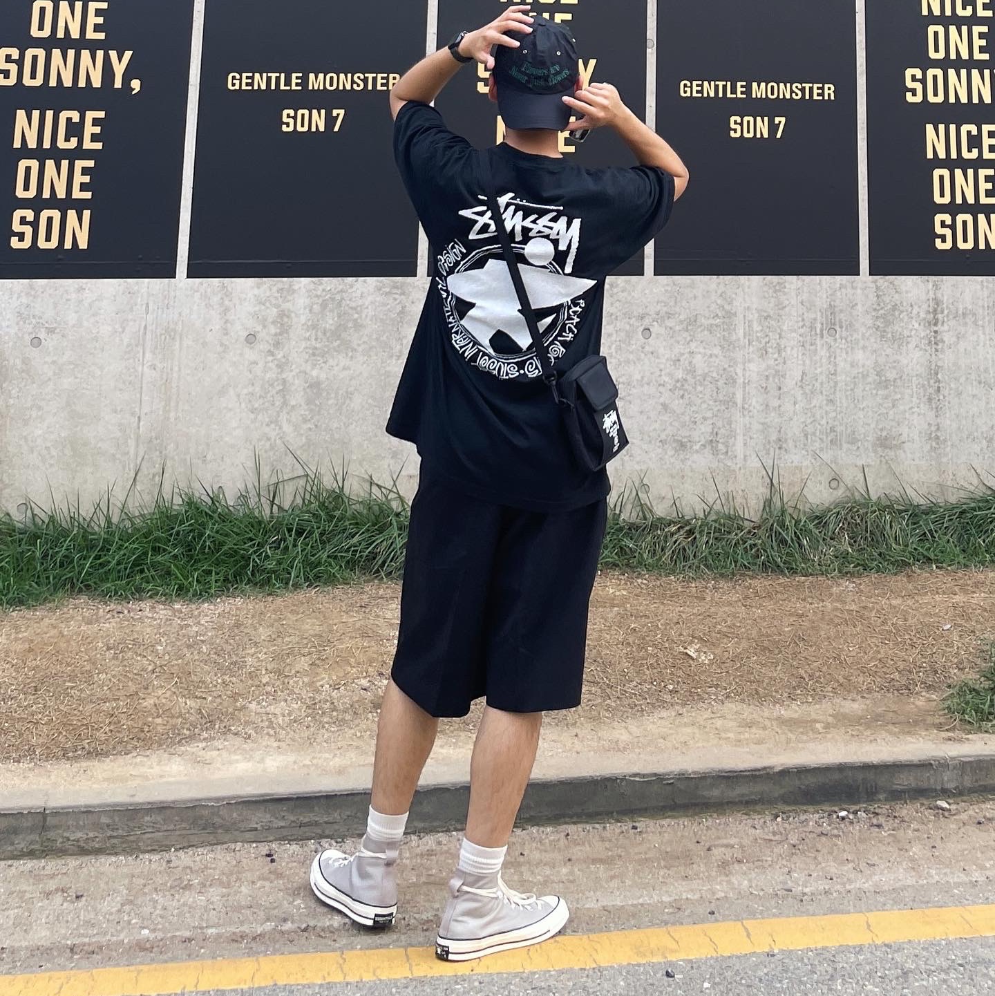Converse x Fear of God Essentials Chuck 70 Hi Grey, Stussy Beach Roots T-Shirt Black 착용 스타일
