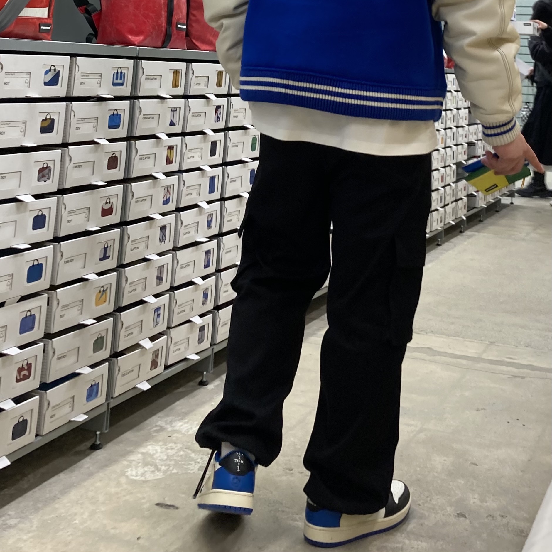Jordan 1 x Travis Scott x Fragment Retro Low OG SP Military Blue 착용 스타일