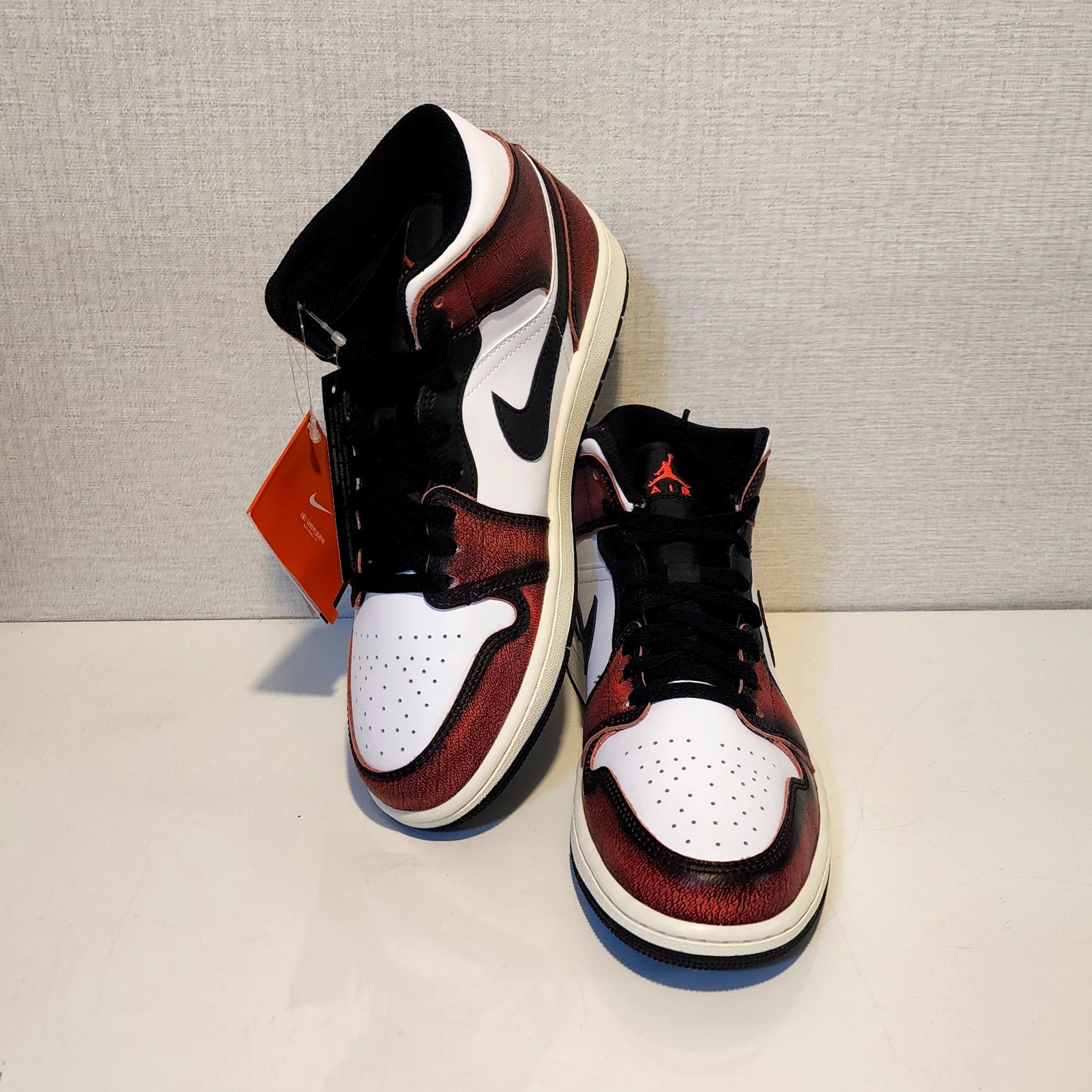 Jordan 1 Mid SE Infrared 23 착용 스타일 - 1