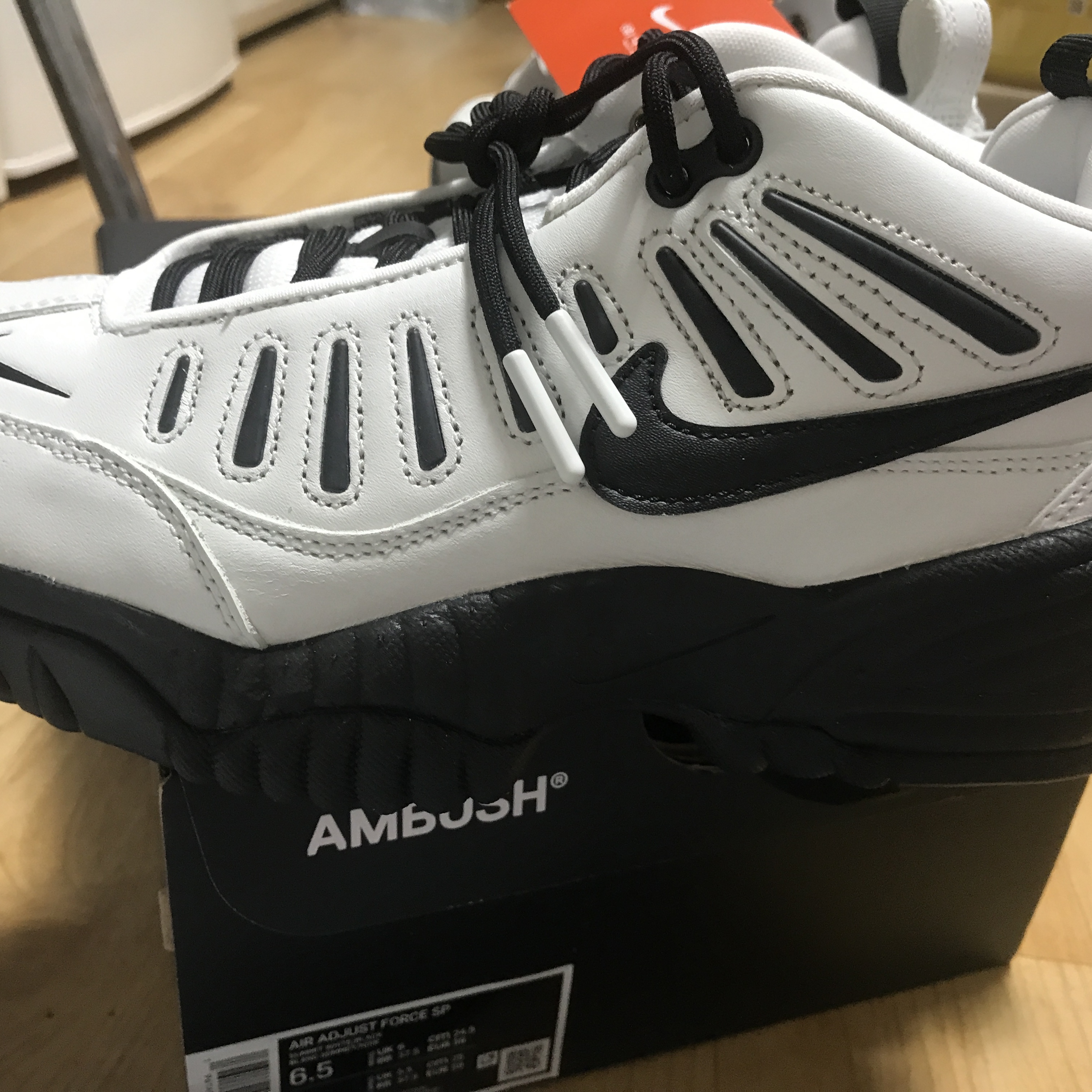 Nike x Ambush Air Adjust Force SP Summit White and Black 착용 스타일 - 4