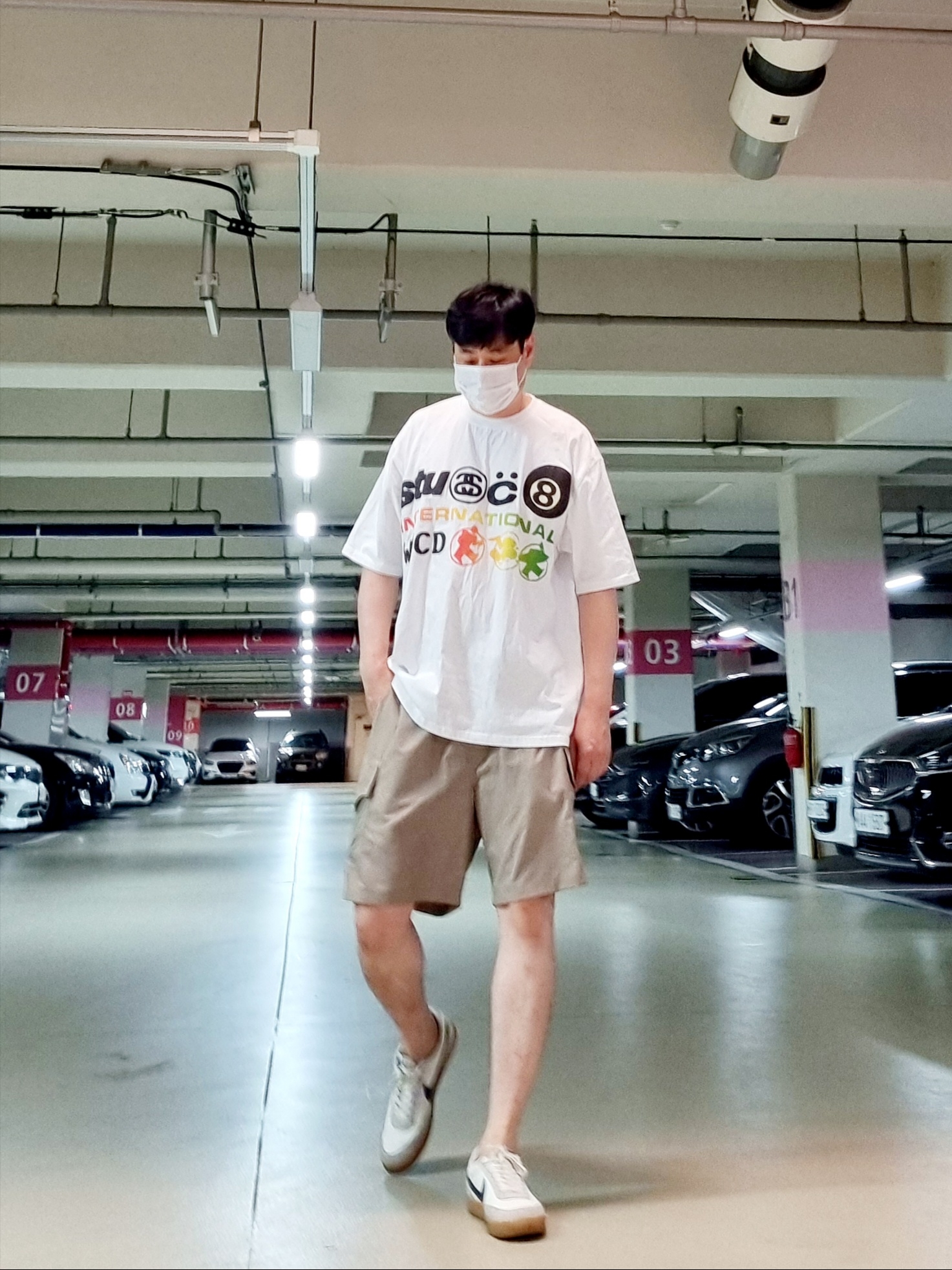 Stussy x Cactus Plant Flea Market International T-Shirt White, Nike x J.Crew Killshot 2 Sail Midnight Navy 착용 스타일