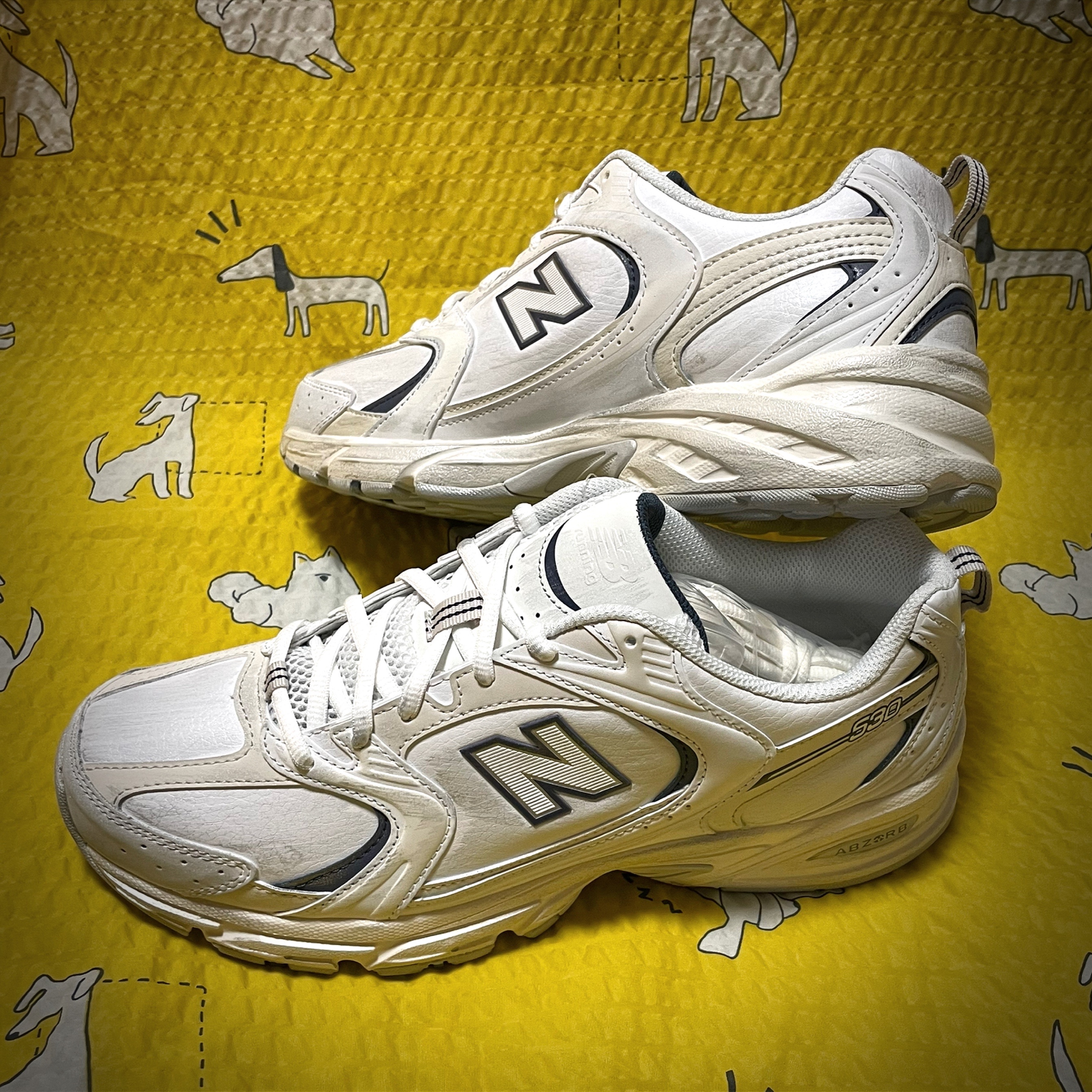 New Balance 530 White Indigo Blue 착용 스타일 - 1