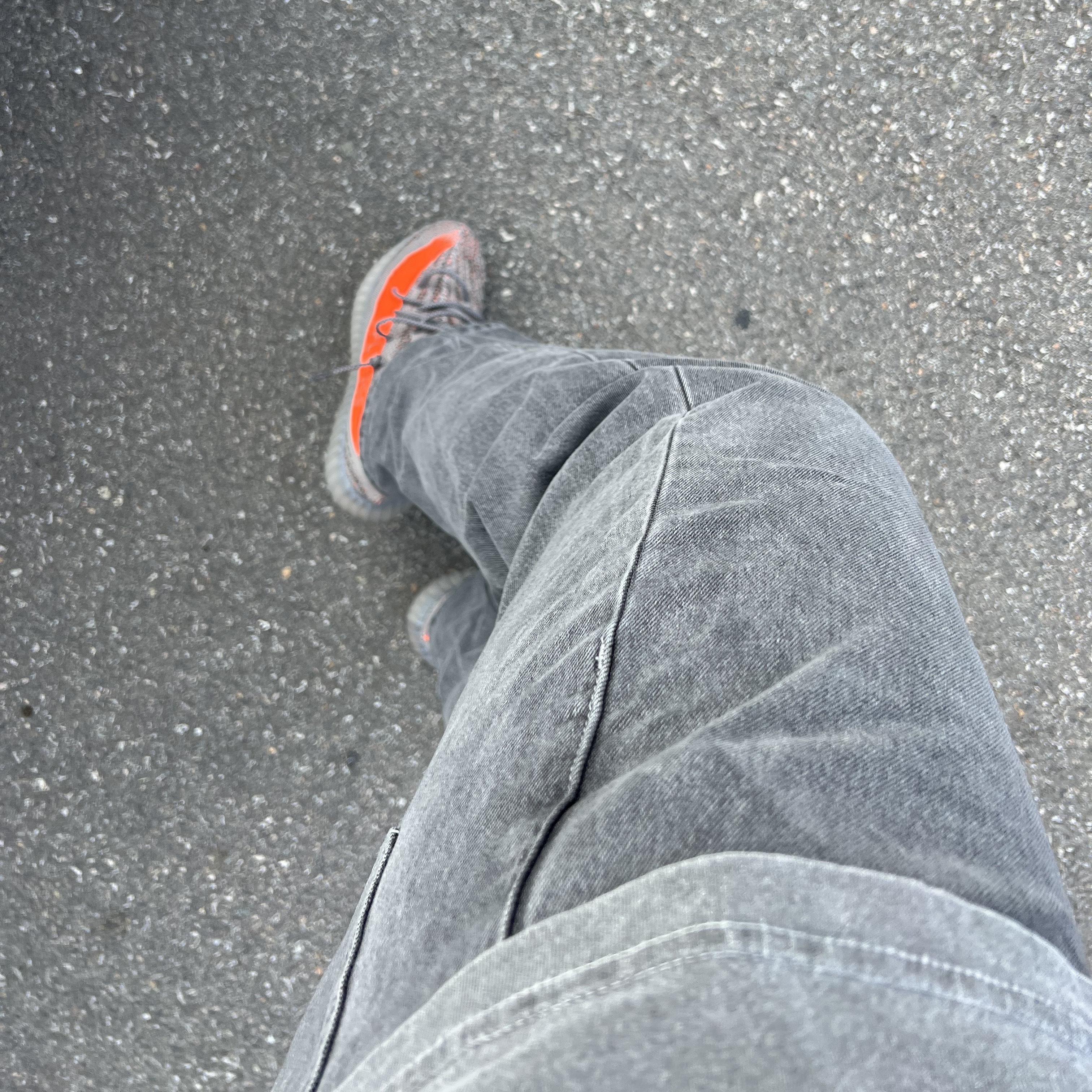 Adidas Yeezy Boost 350 V2 Beluga - Reflective 착용 스타일
