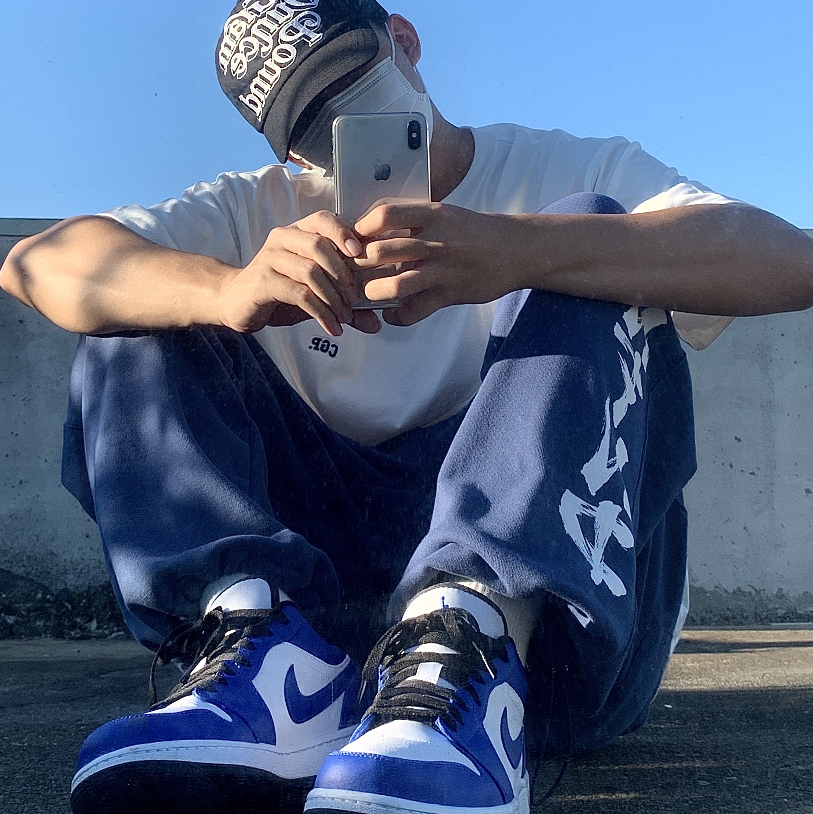 Jordan 1 Low Hyper Royal 착용 스타일