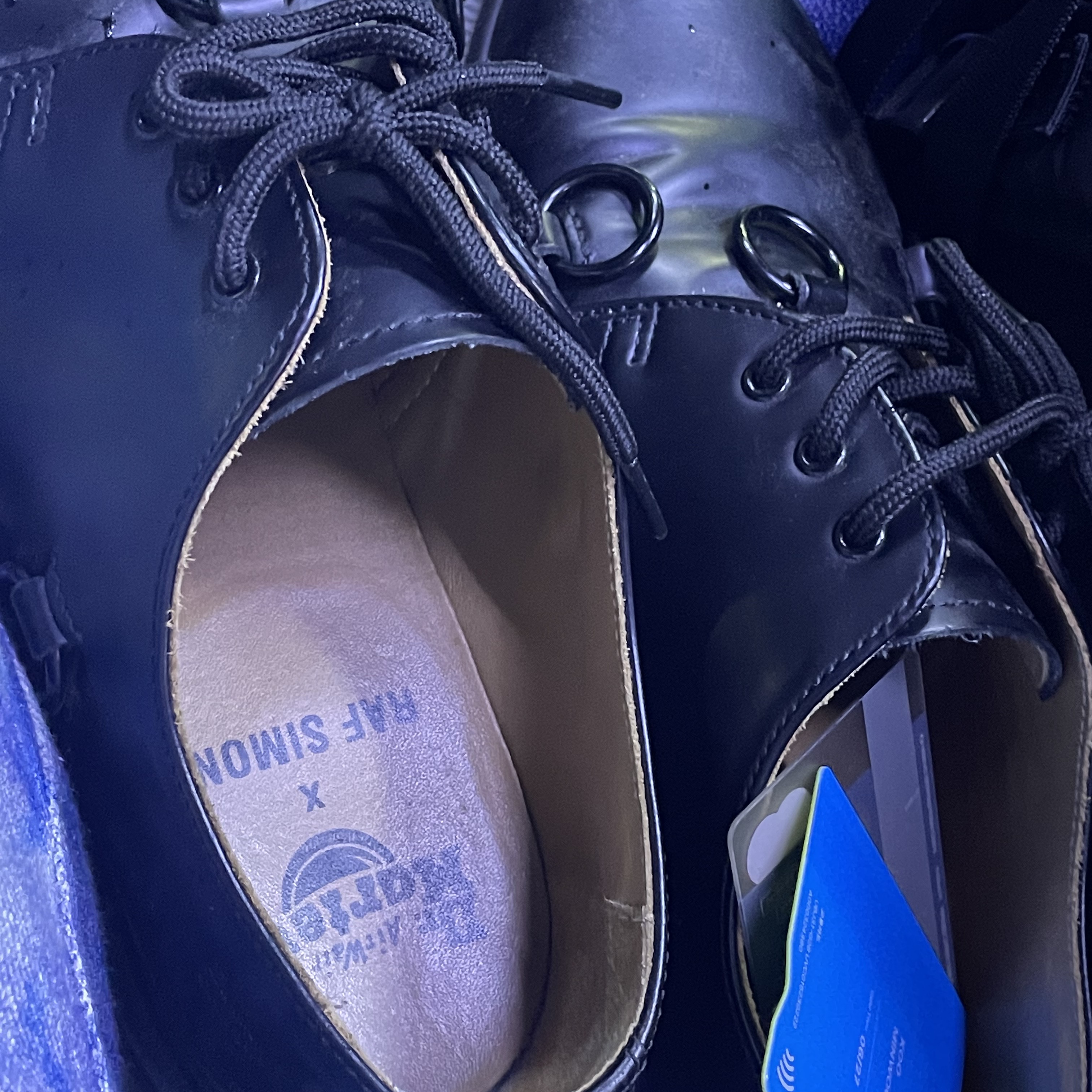 Dr. Martens x Raf Simons Keaton II Steel Toe Black 착용 스타일 - 1