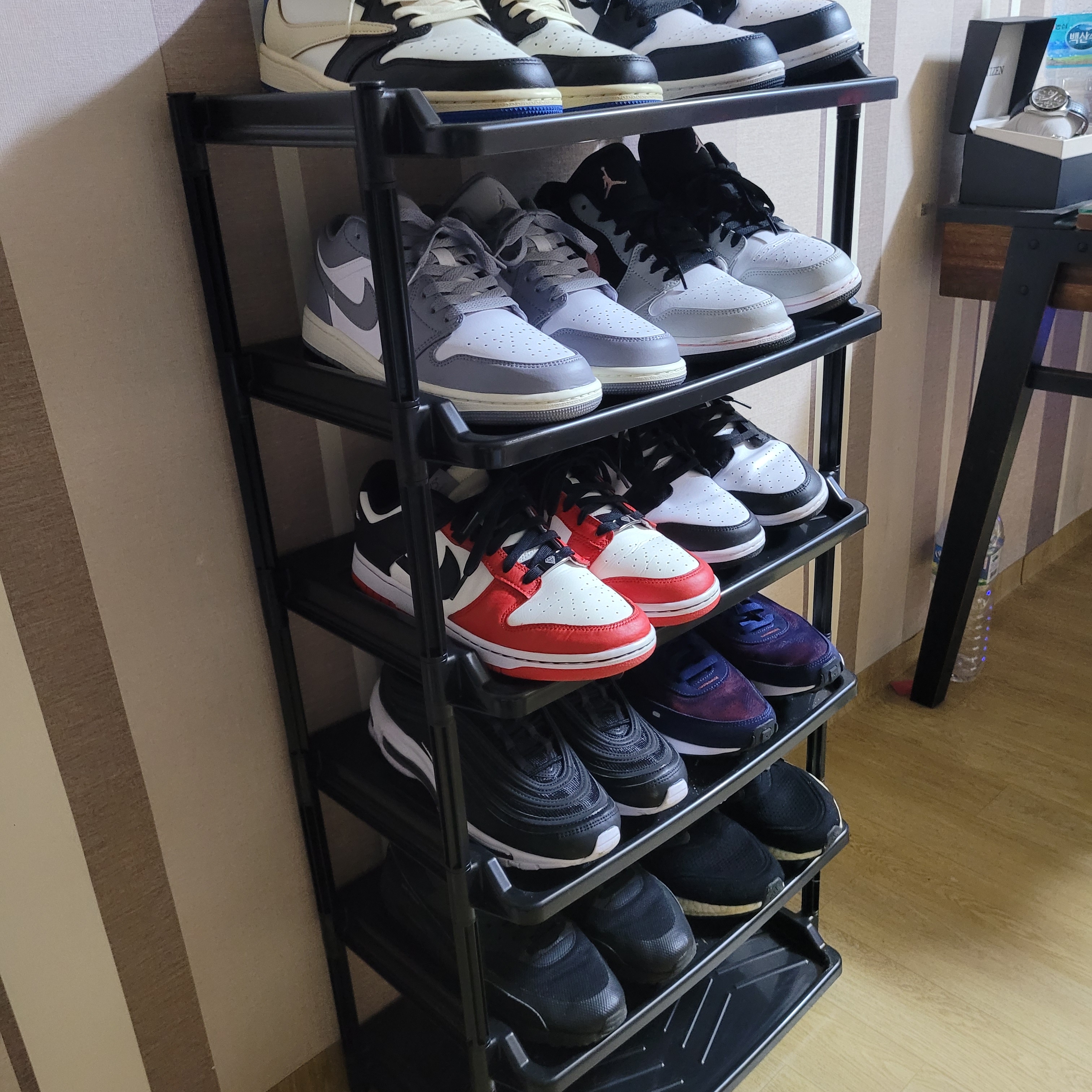 Jordan 1 Low Stealth and White, Jordan 1 Low Grey Fog Black Bleached Coral 착용 스타일 - 1