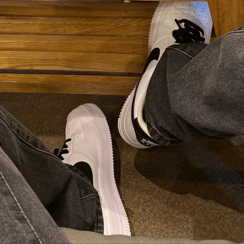 Nike Air Force 1 '07 White Black 착용 스타일 - 3