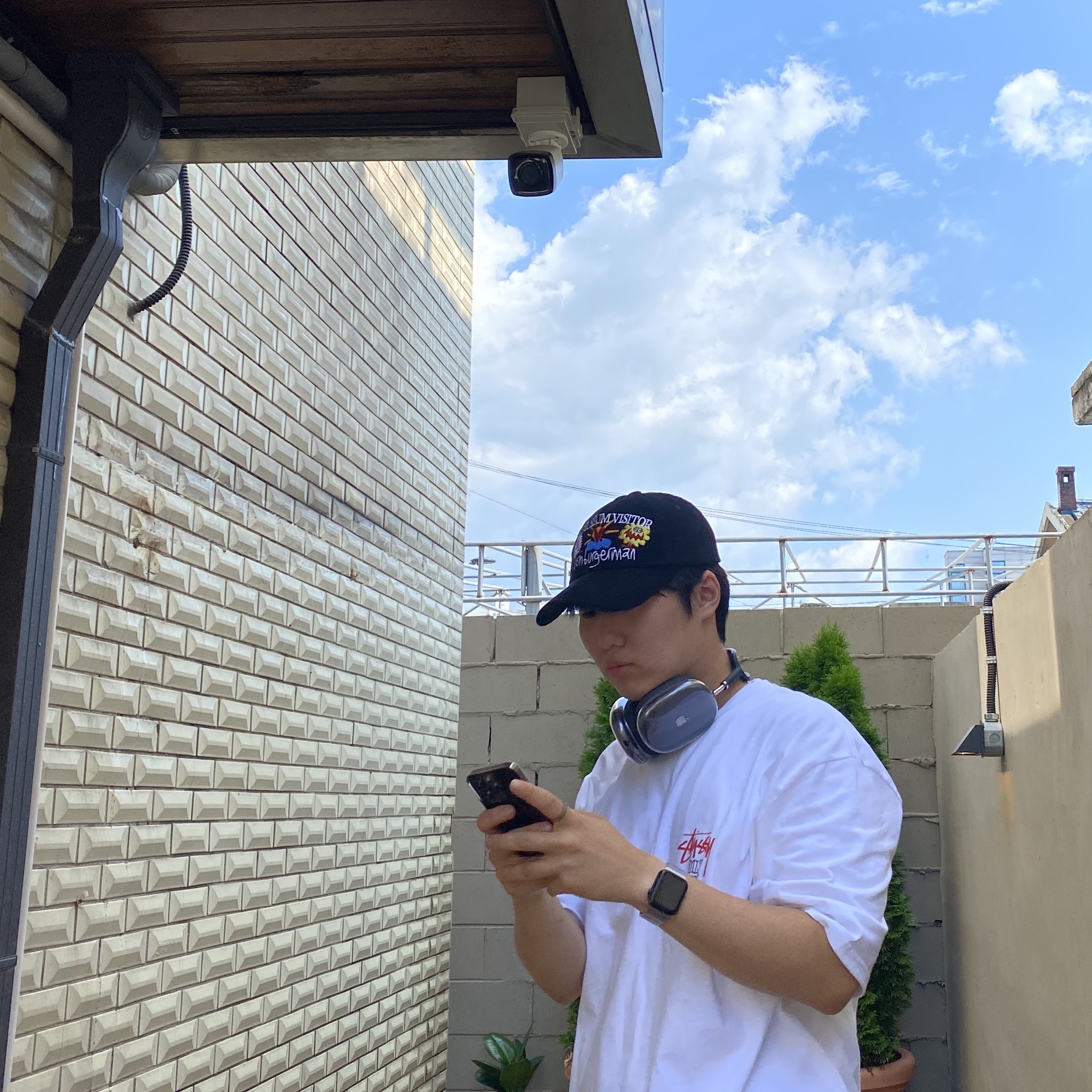 Apple AirPods Max Lightning Space Gray (Korean Ver.), Apple Watch SE 44mm GPS Space Gray Aluminum Case with Sport Band Midnight (Korean Ver.) 착용 스타일