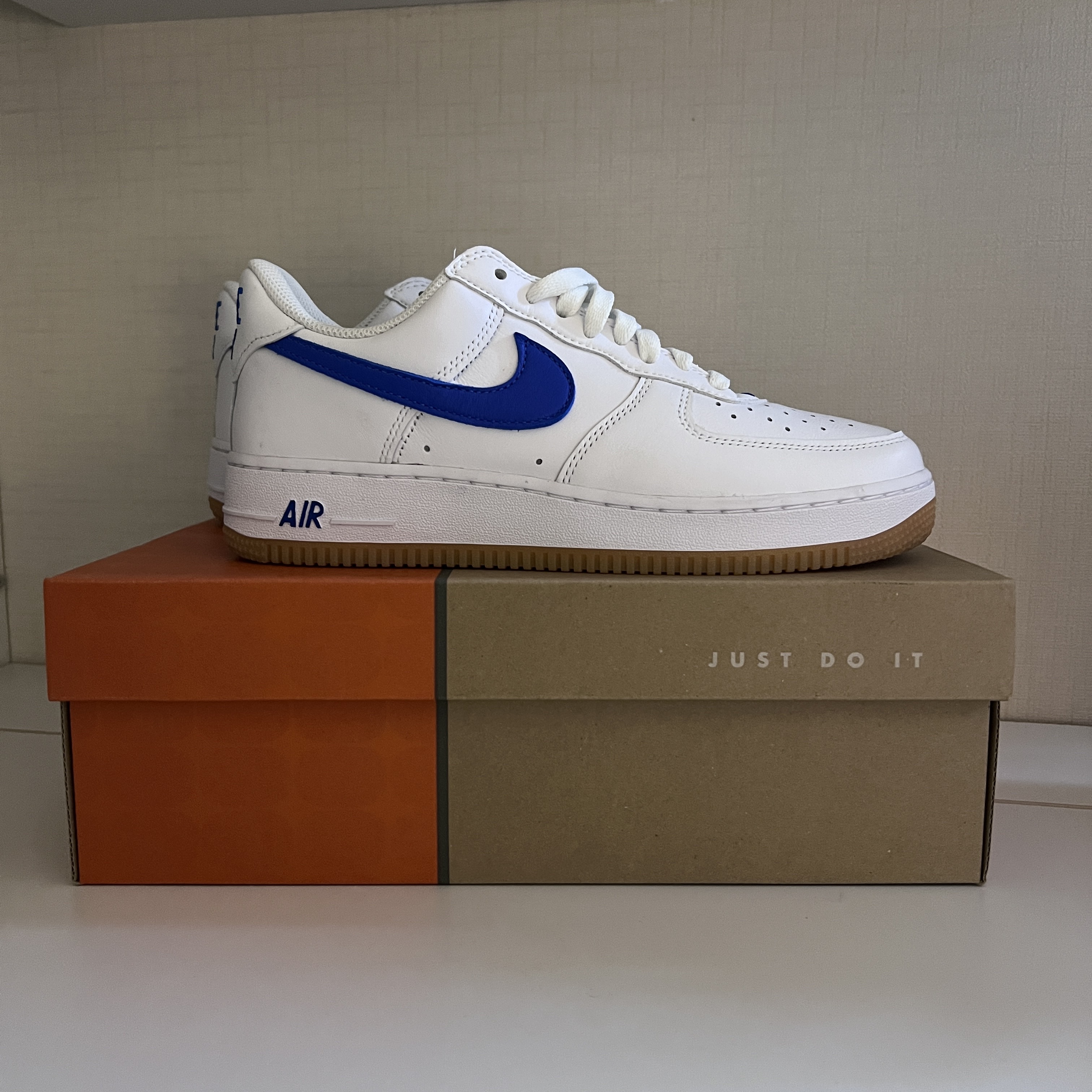 Nike Air Force 1 Low Retro Color of the Month Varsity Royal 착용 스타일 - 2