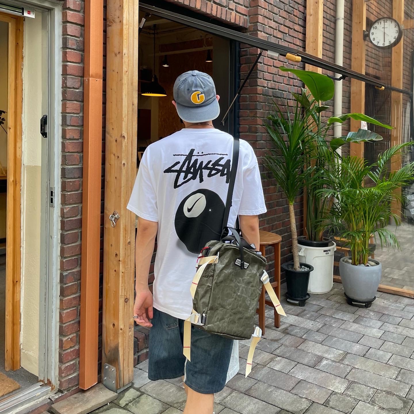 Nike x Stussy NRG FL SS 8 Ball T-Shirt White (DO9322-100), Nike x Tom Sachs General Purpose Shoe Light Cream 착용 스타일 - 1