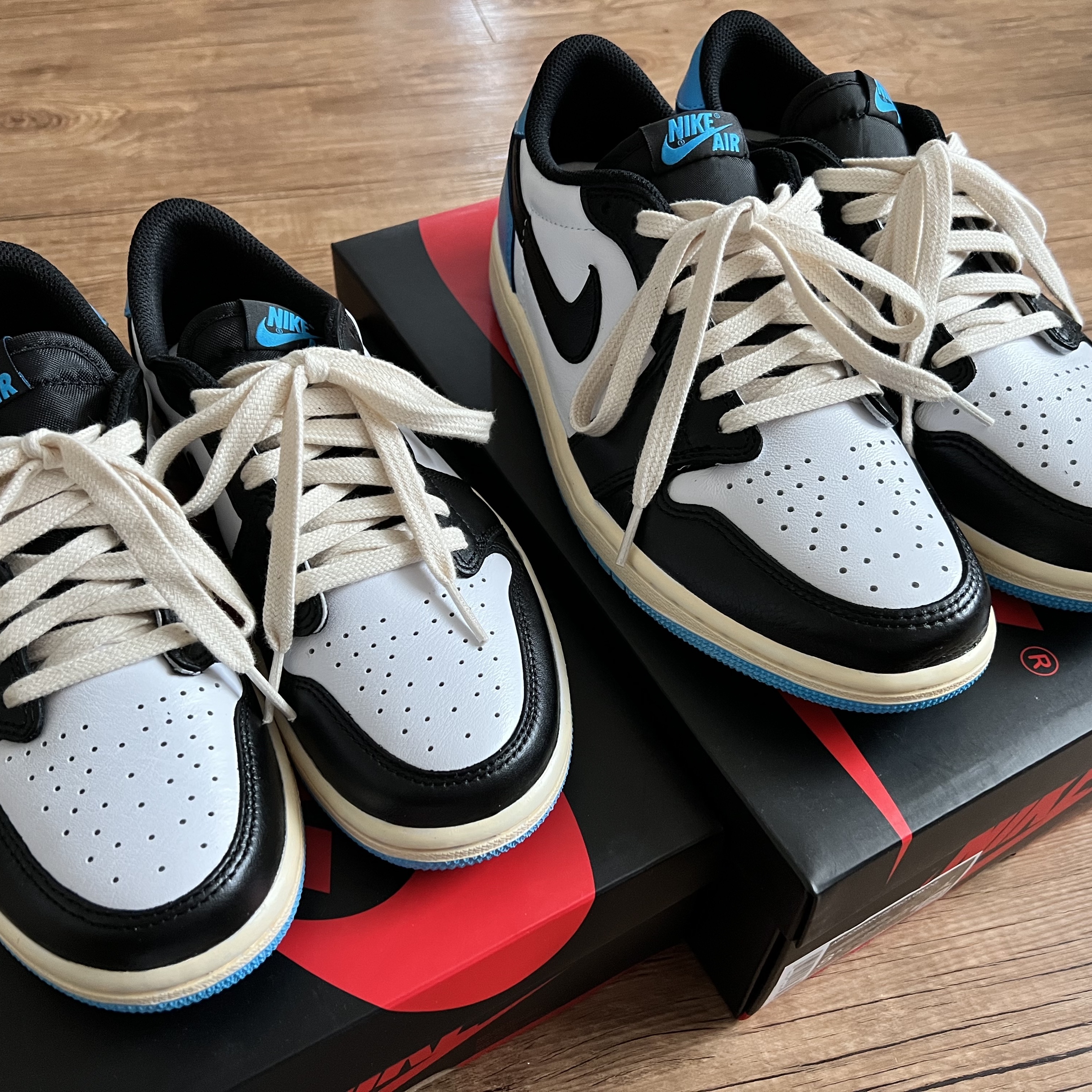 Jordan 1 Retro Low OG Black and Dark Powder Blue, (W) Jordan 1 Retro Low OG Black and Dark Powder Blue 착용 스타일