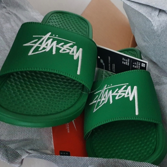 Nike x Stussy Benassi Slide Pine Green 착용 스타일