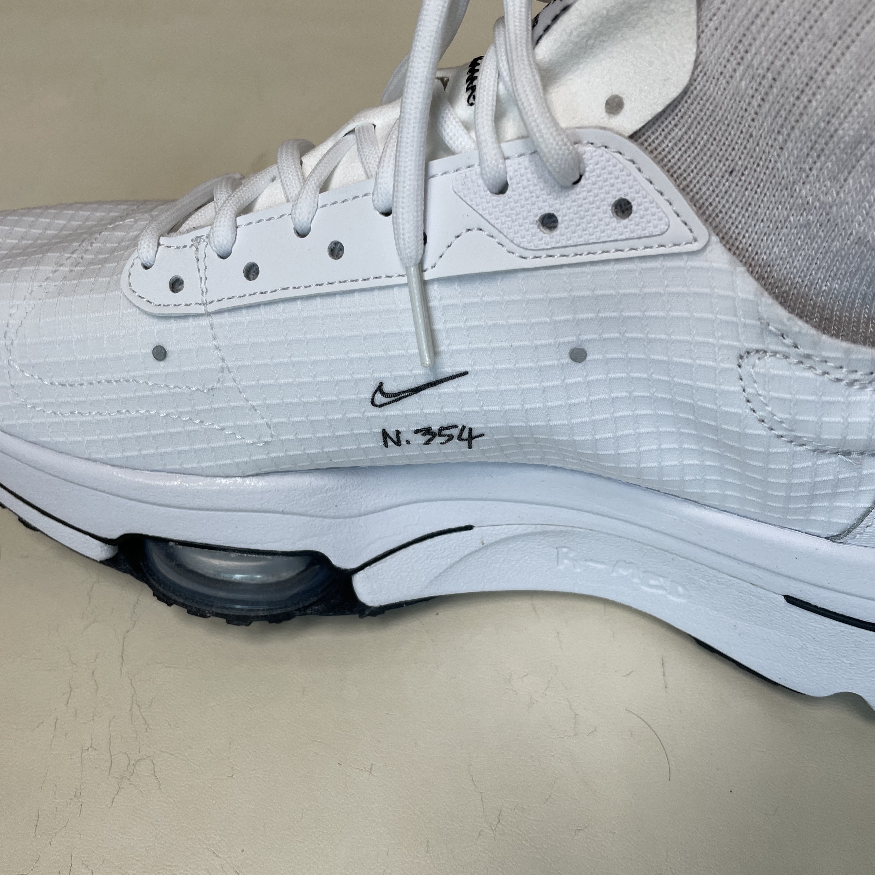 Nike Air Zoom Type SE White Black 착용 스타일 - 1