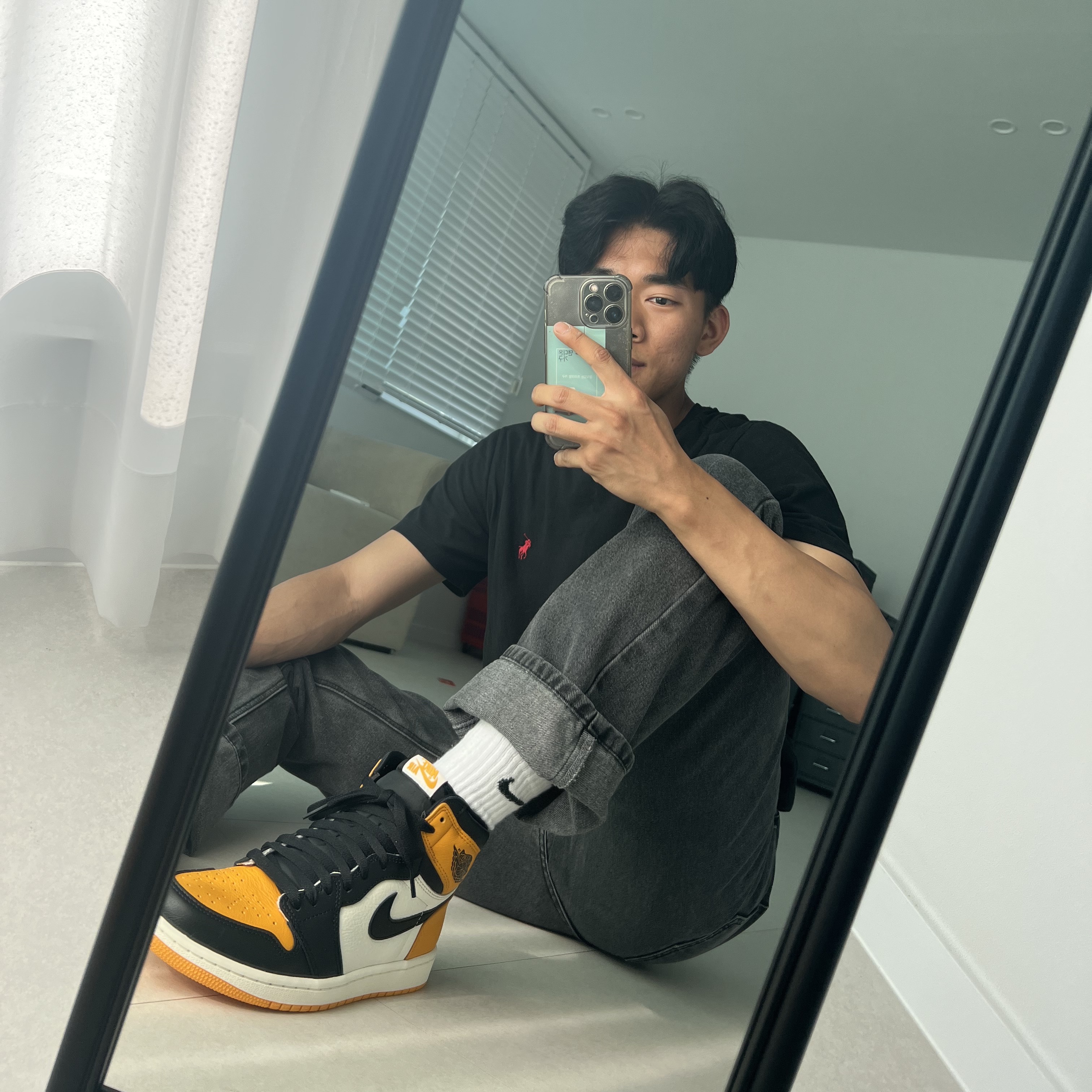 Jordan 1 Retro High OG Taxi 착용 스타일 - 1
