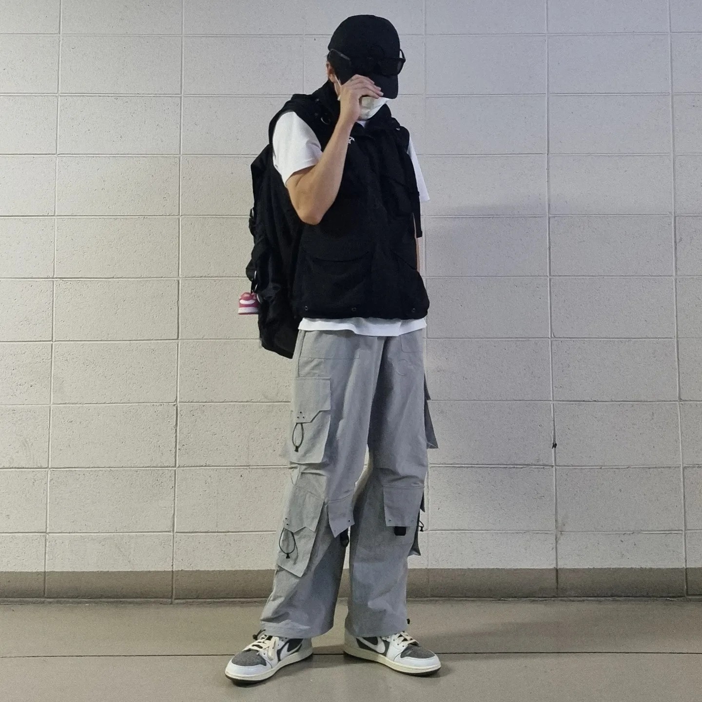 Supreme x The North Face Trekking Convertible Jacket Black - 22SS, Jordan 1 x Travis Scott Retro Low OG SP Sail and Ridgerock 착용 스타일