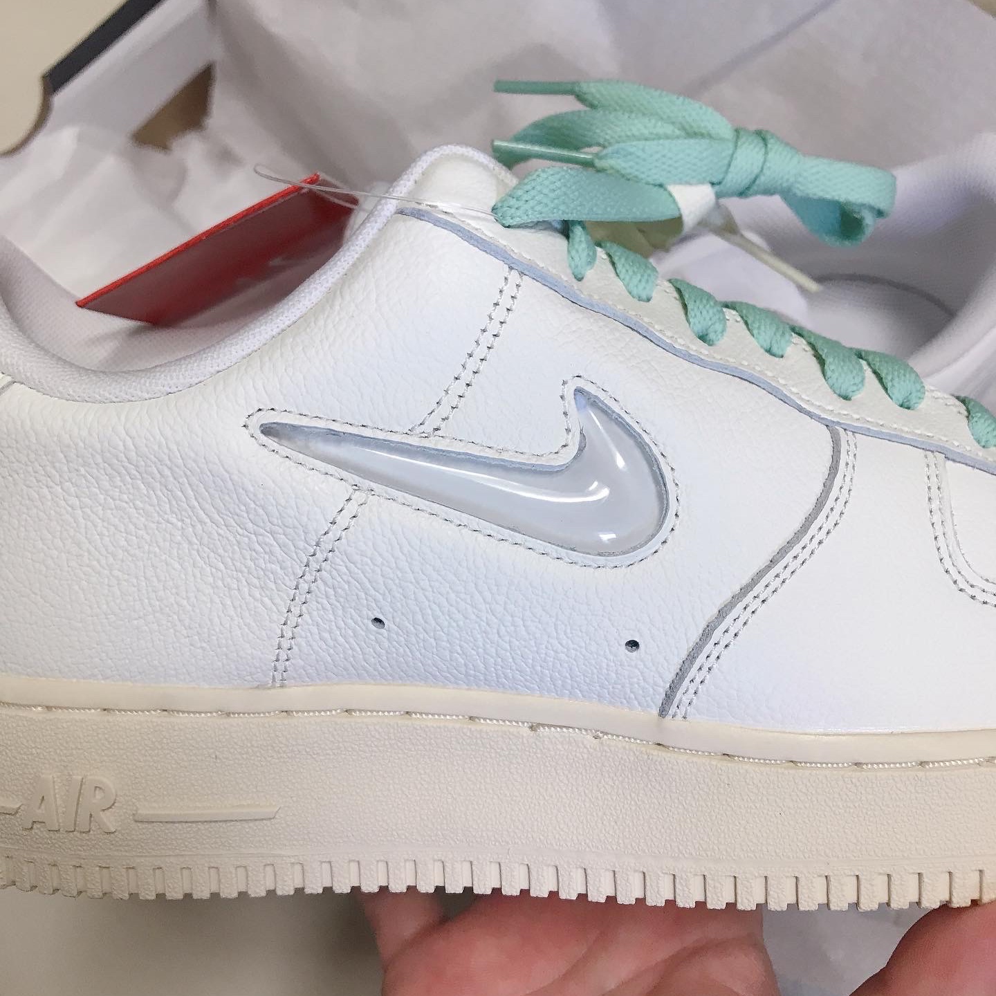Nike Air Force 1 '07 PRM Vintage Sail, Nike Air Force 1 Low Retro Color of the Month White 착용 스타일 - 1