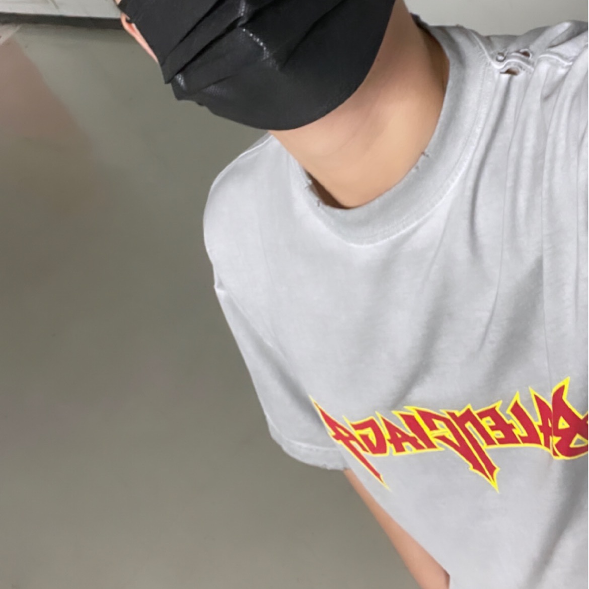 Balenciaga Metal Oversized Fit T-Shirt White Vintage 착용 스타일 - 2