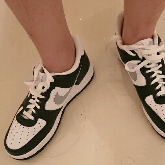 Nike Air Force 1 '07 Cut Out Swoosh Midnight Navy 착용 스타일