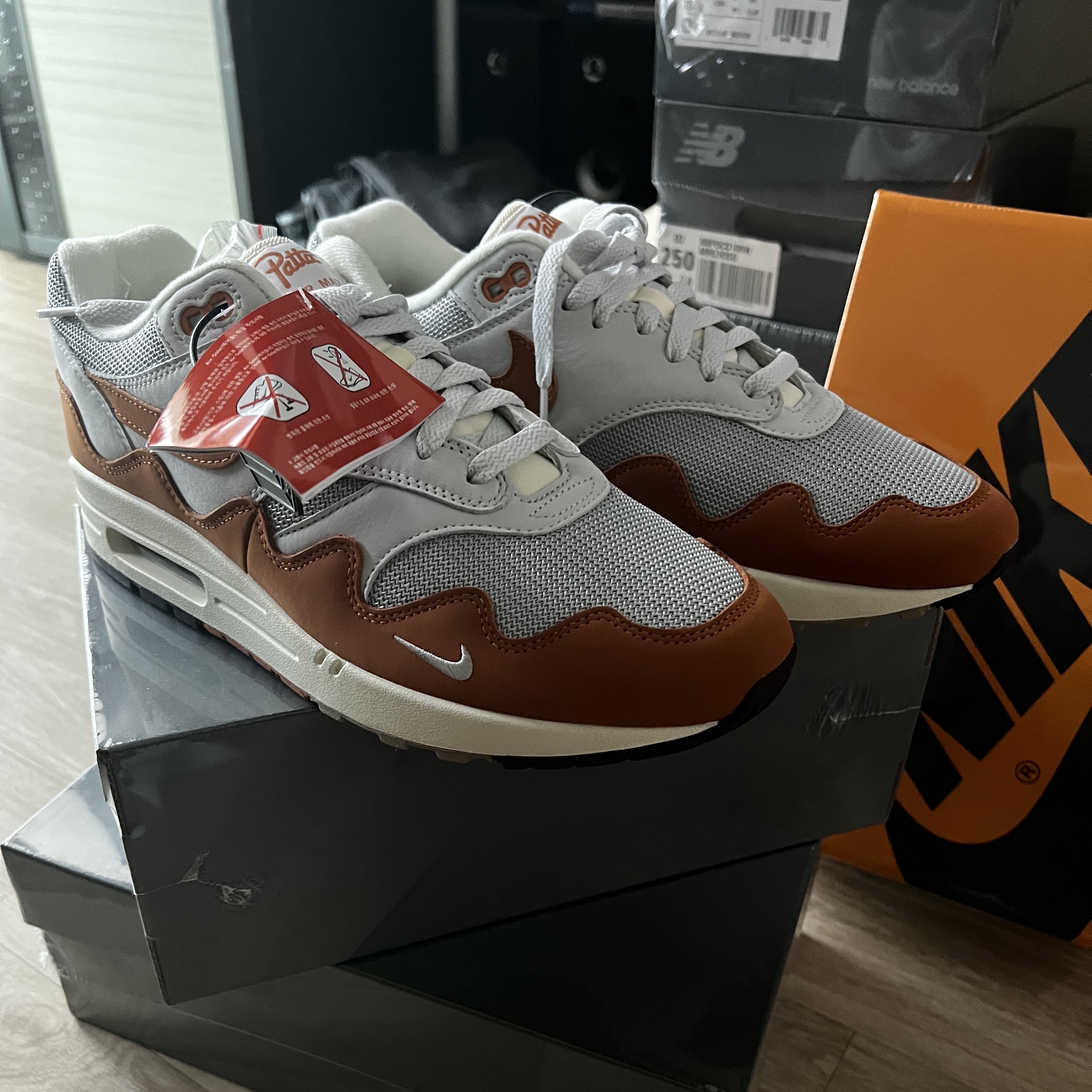 New Balance 530 White, New Balance 550 White Grey - 2E Wide 착용 스타일