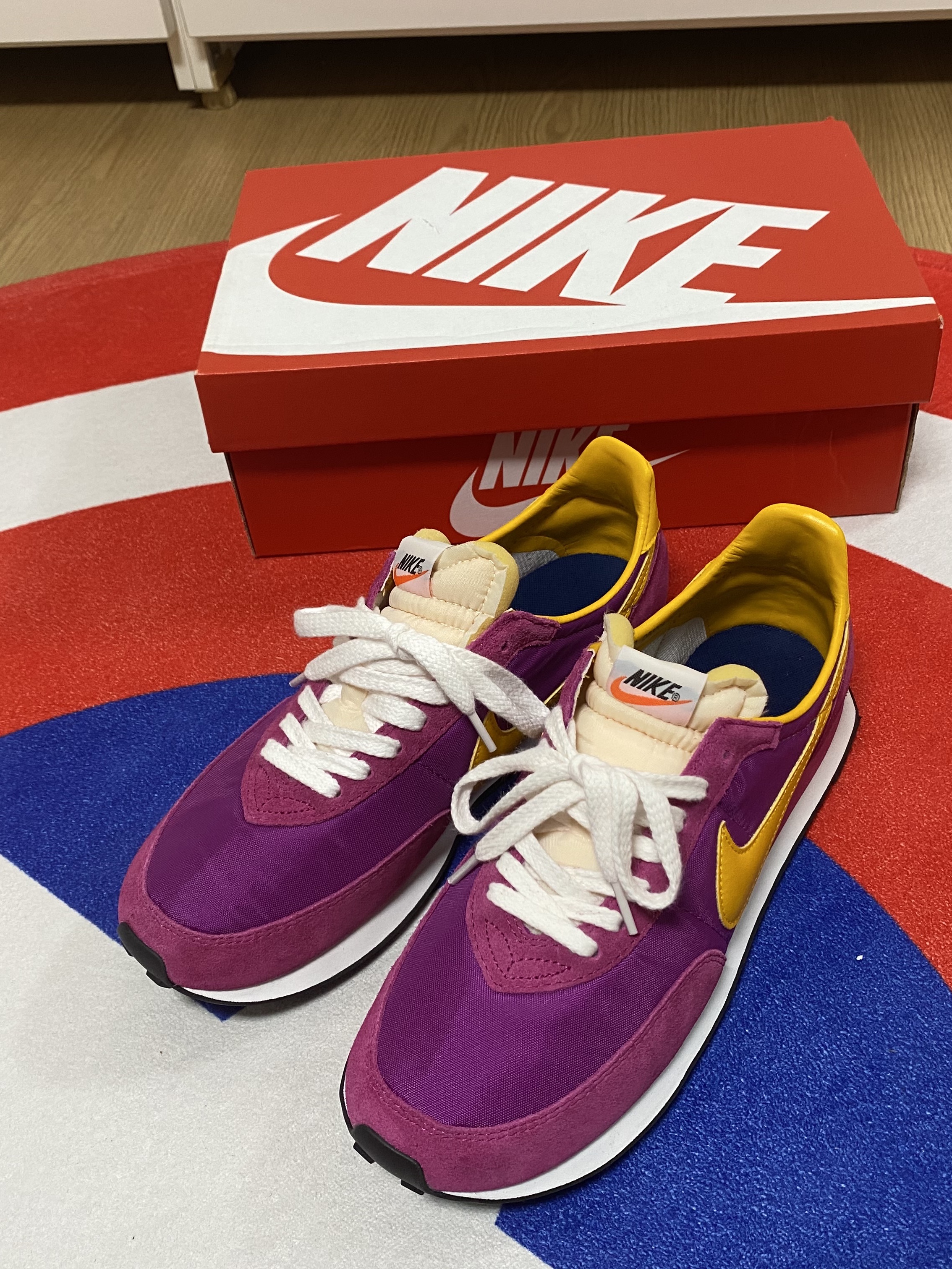 Nike Waffle Trainer 2 SP Fireberry 착용 스타일 - 5