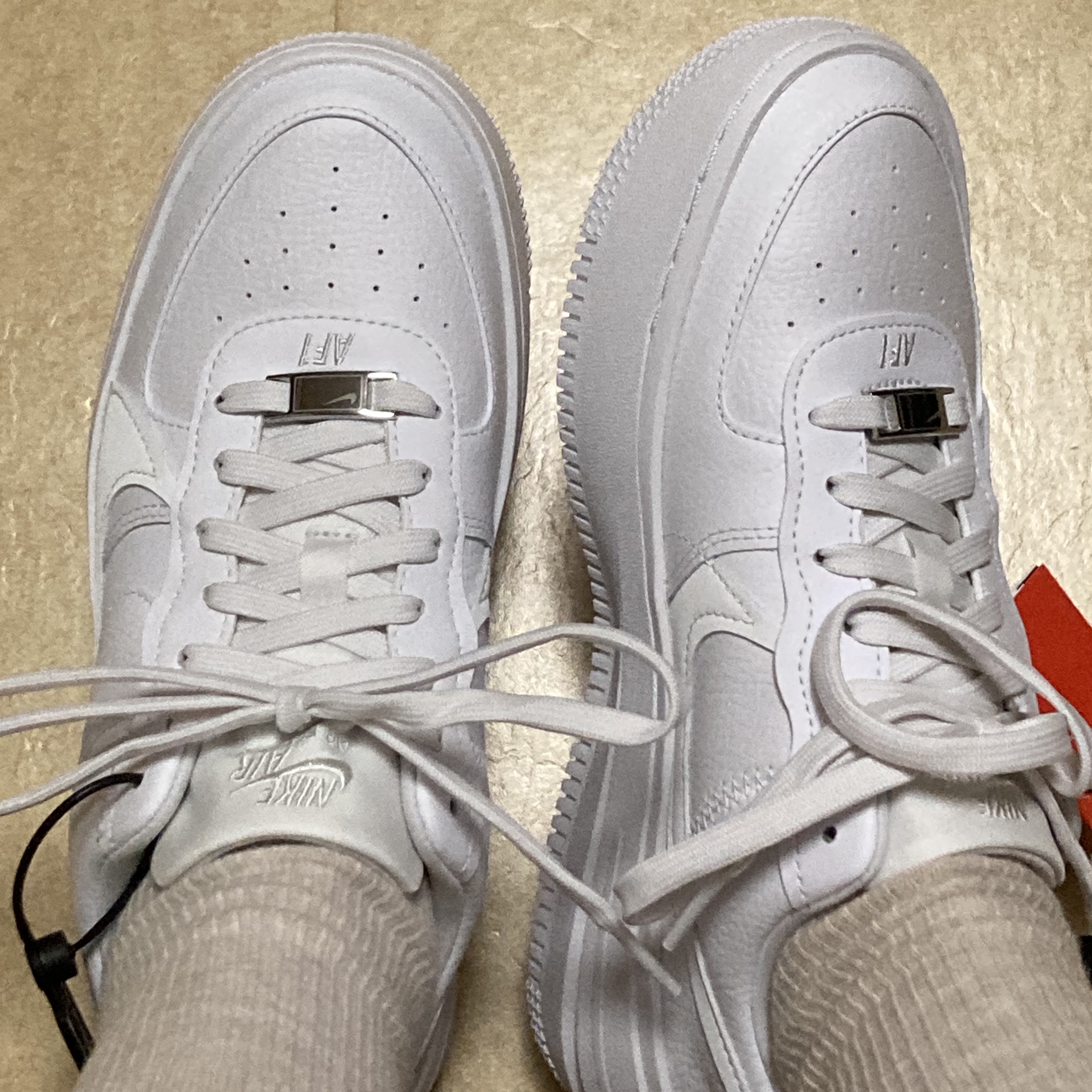 (W) Nike Air Force 1 PLT.AF.ORM Triple White 착용 스타일